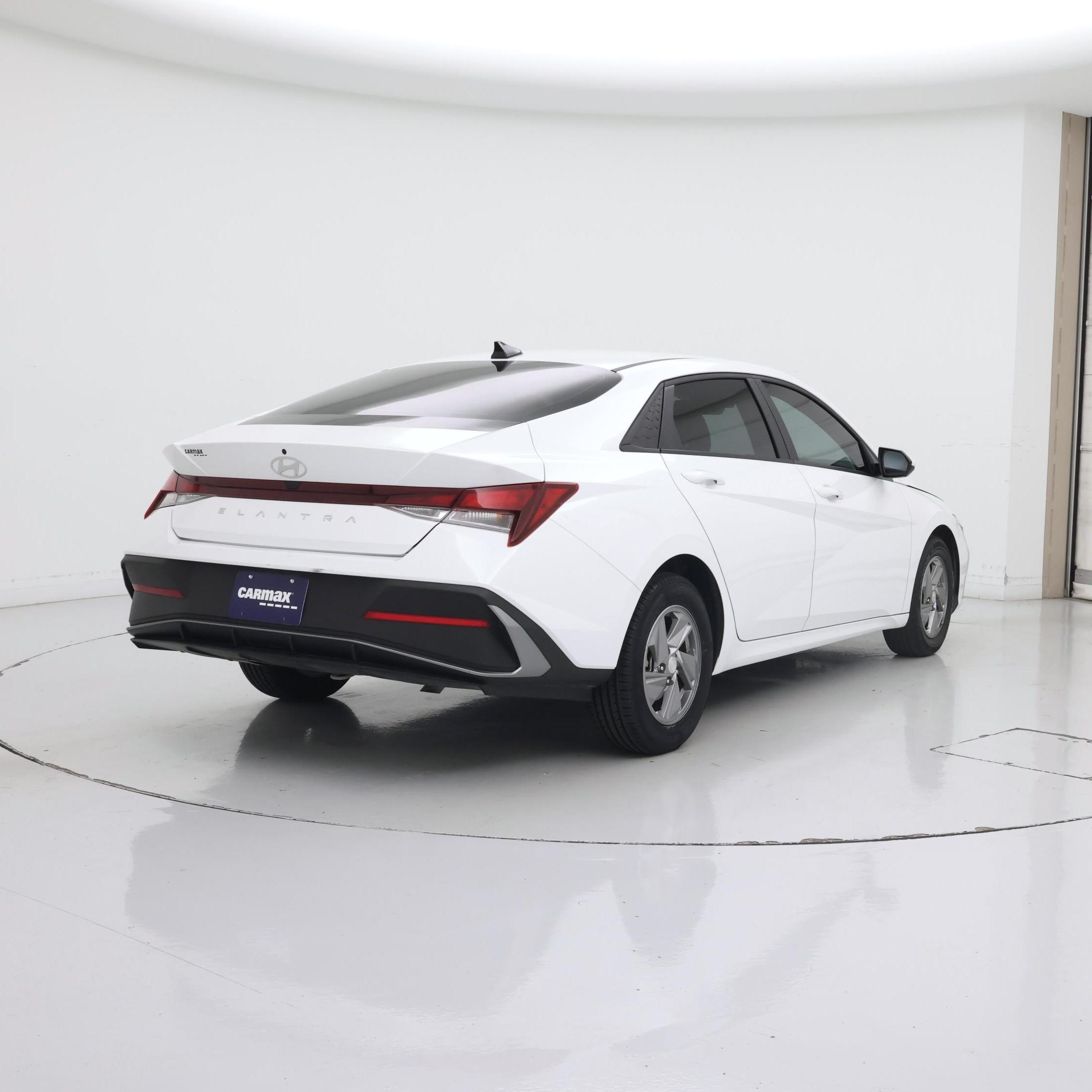 Thumbnail: 2025 Hyundai Elantra - 8