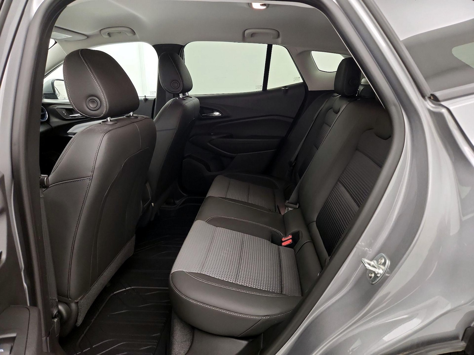 2025 Chevrolet Trax LT - Photo 20
