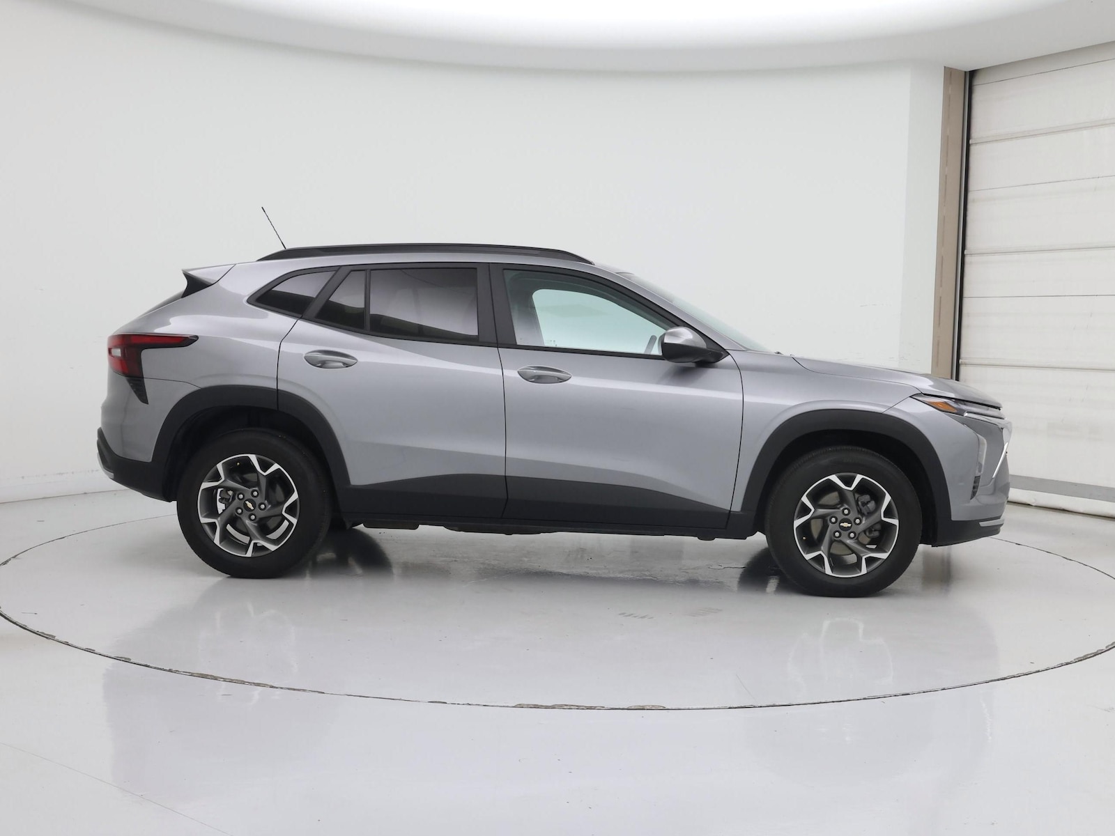 2025 Chevrolet Trax LT - Photo 8
