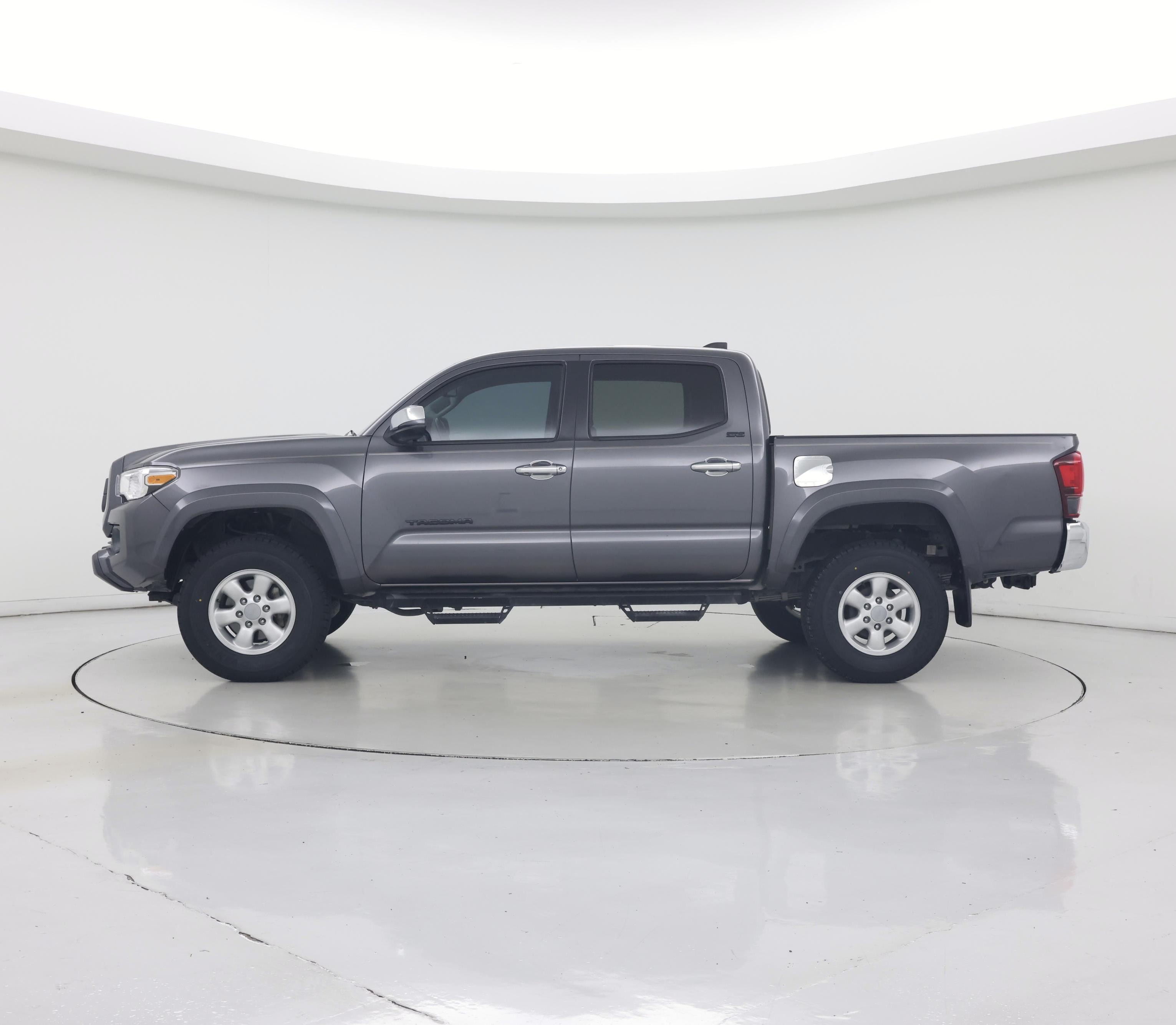Thumbnail: 2021 Toyota Tacoma - 3
