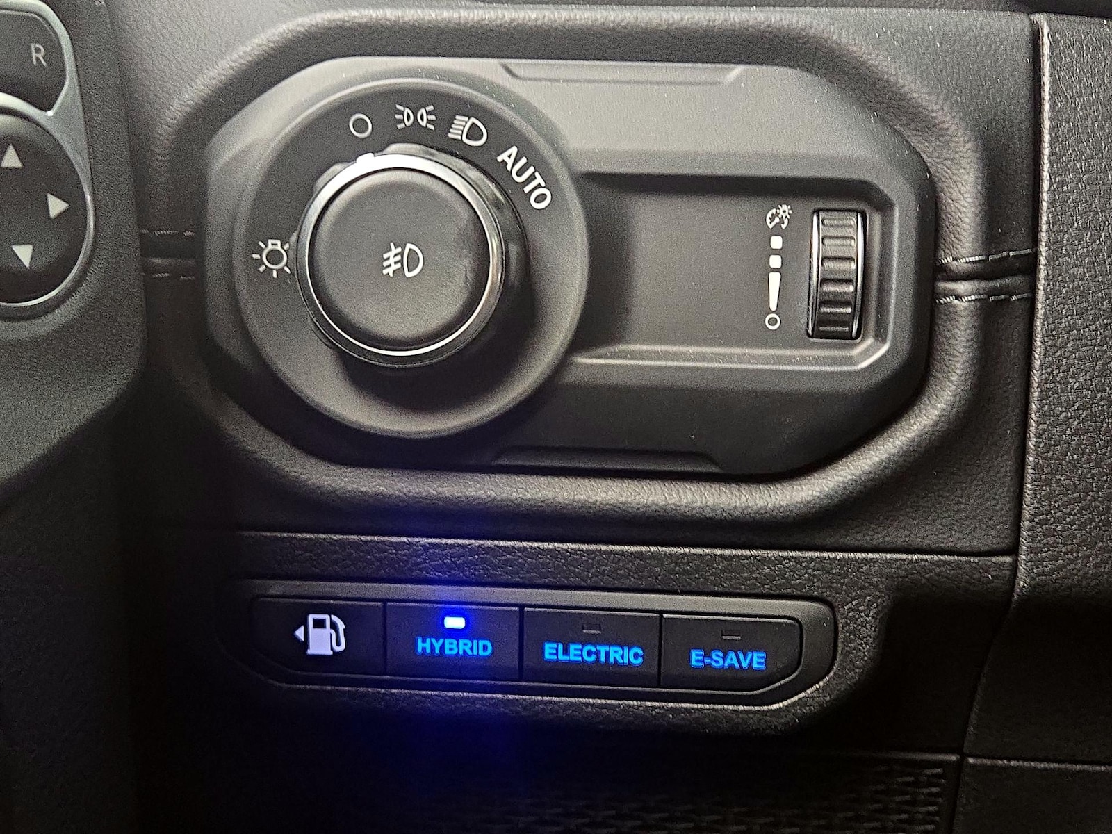2024 Jeep Wrangler 4xe Sahara 4XE - Photo 14