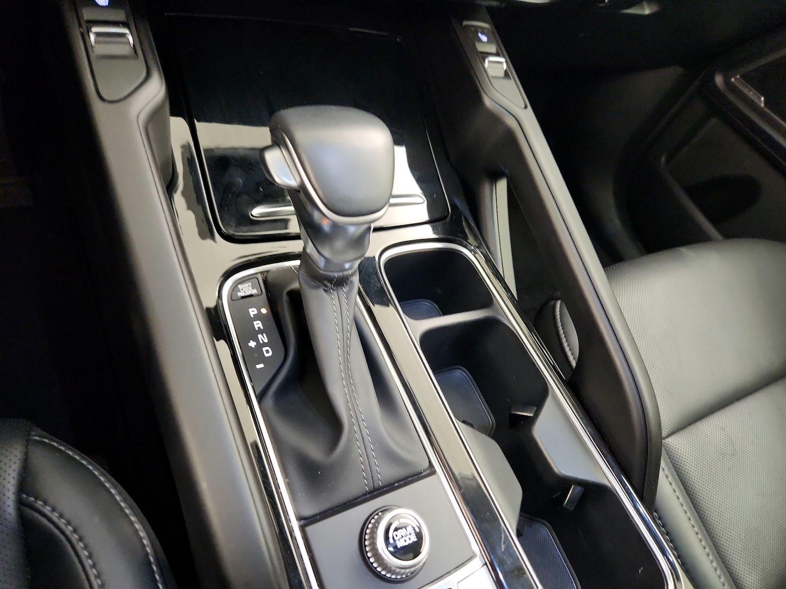 2025 Kia Telluride S - Photo 19