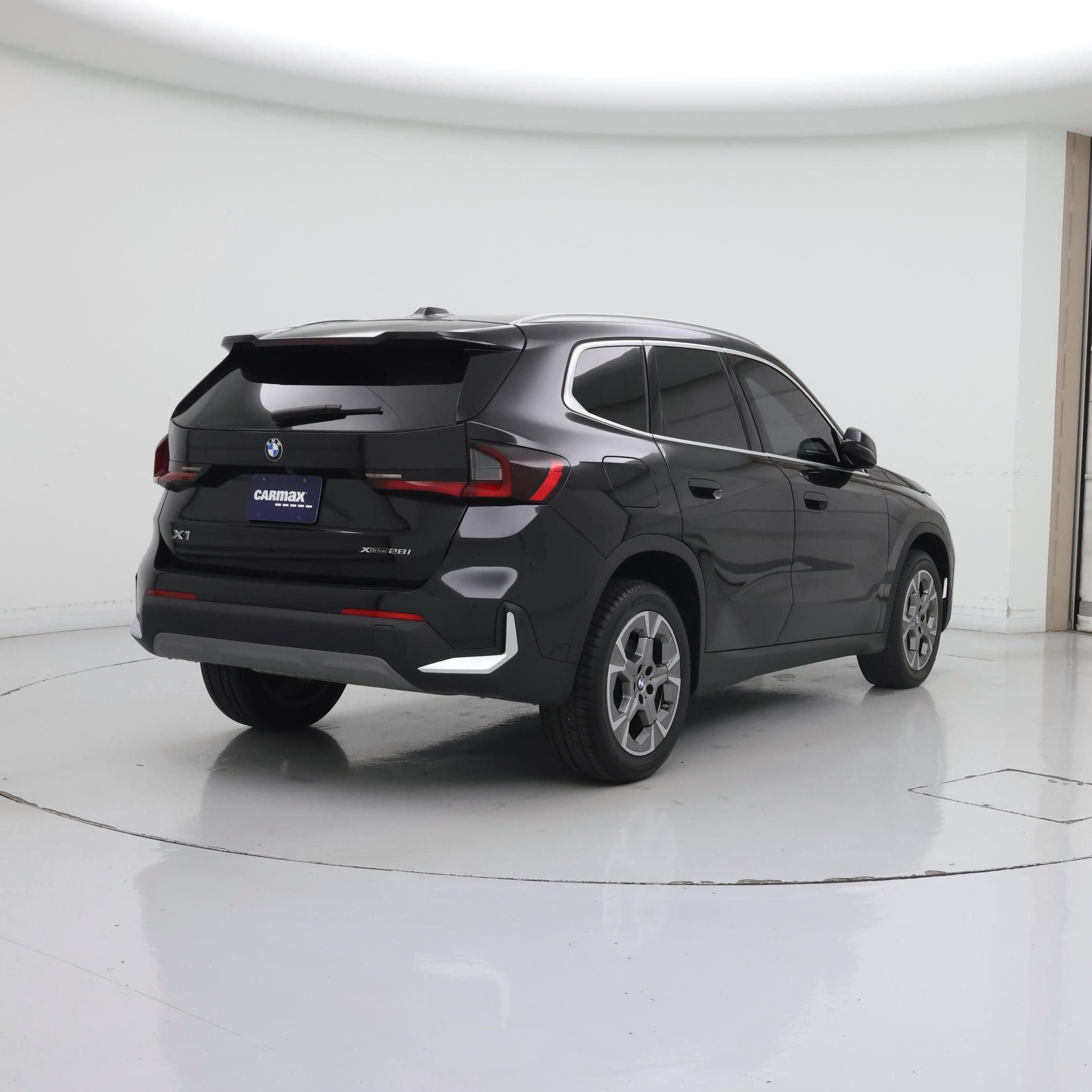 Thumbnail: 2023 BMW X1 - 8