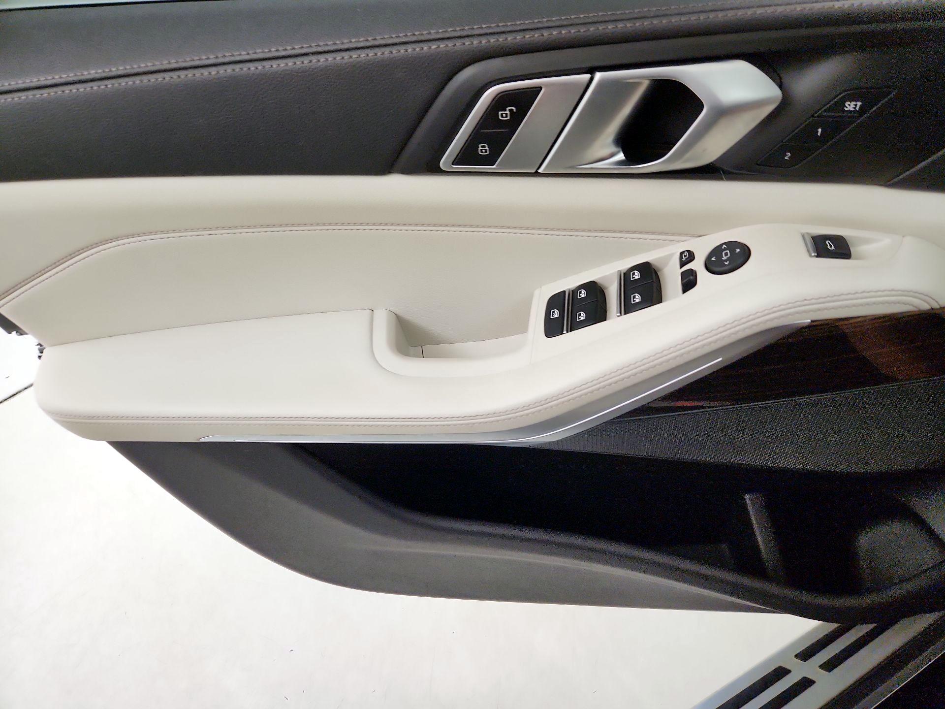 Thumbnail: 2020 BMW X5 - 12