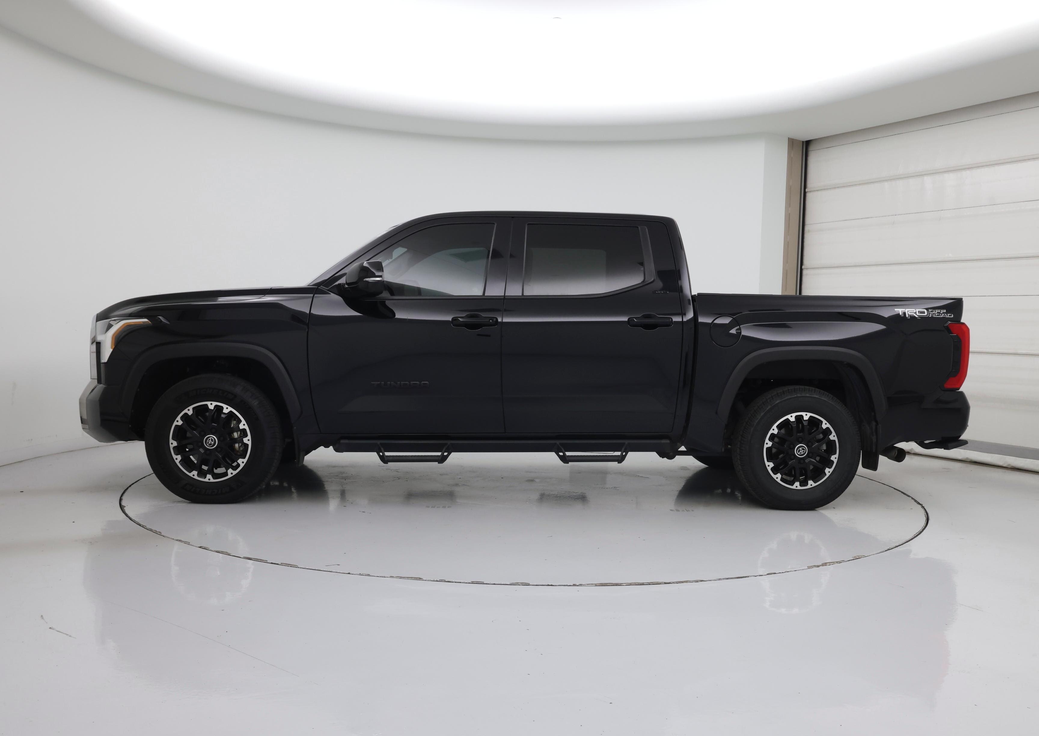 Thumbnail: 2024 Toyota Tundra - 3