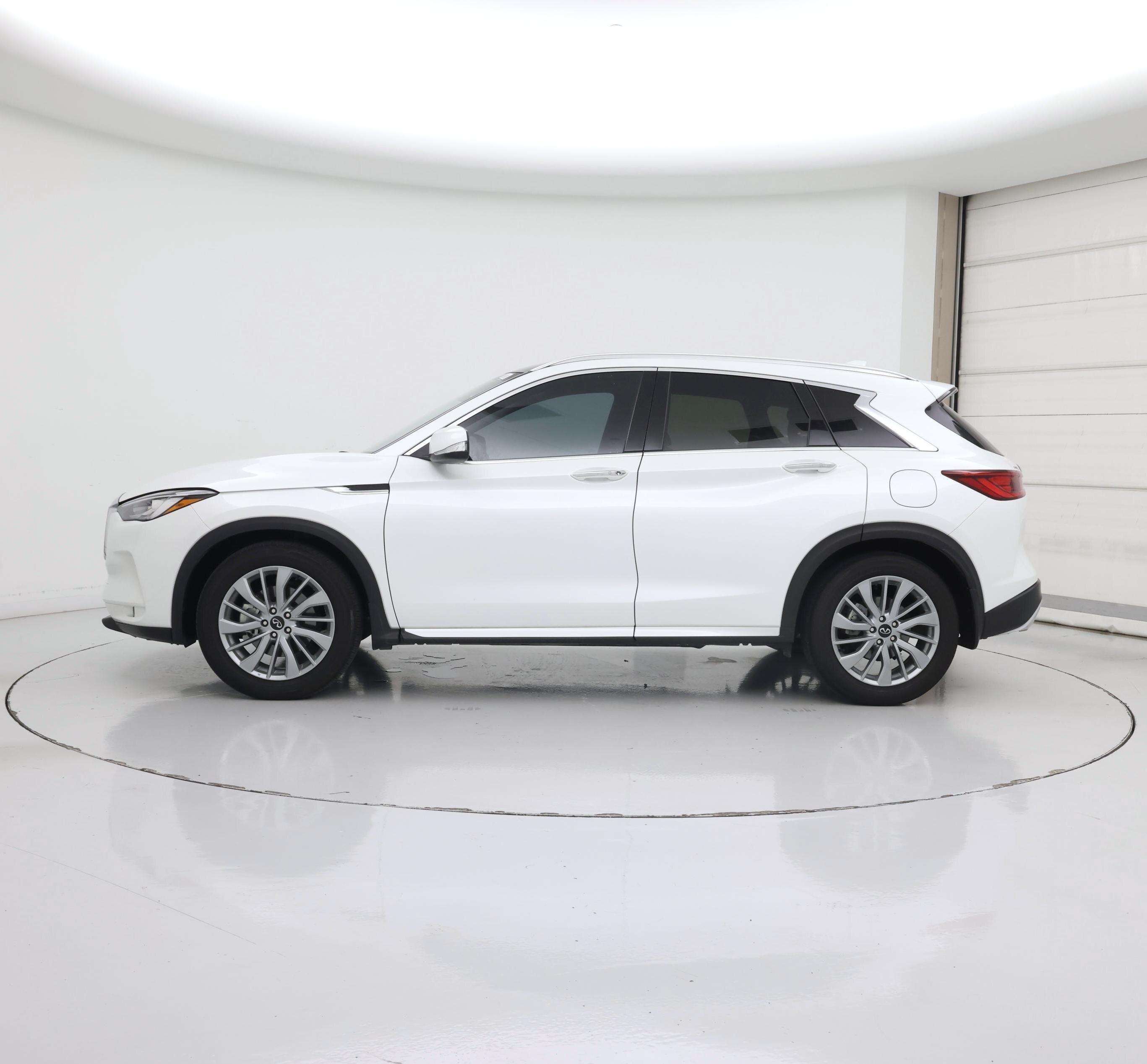 Thumbnail: 2023 INFINITI QX50 - 3
