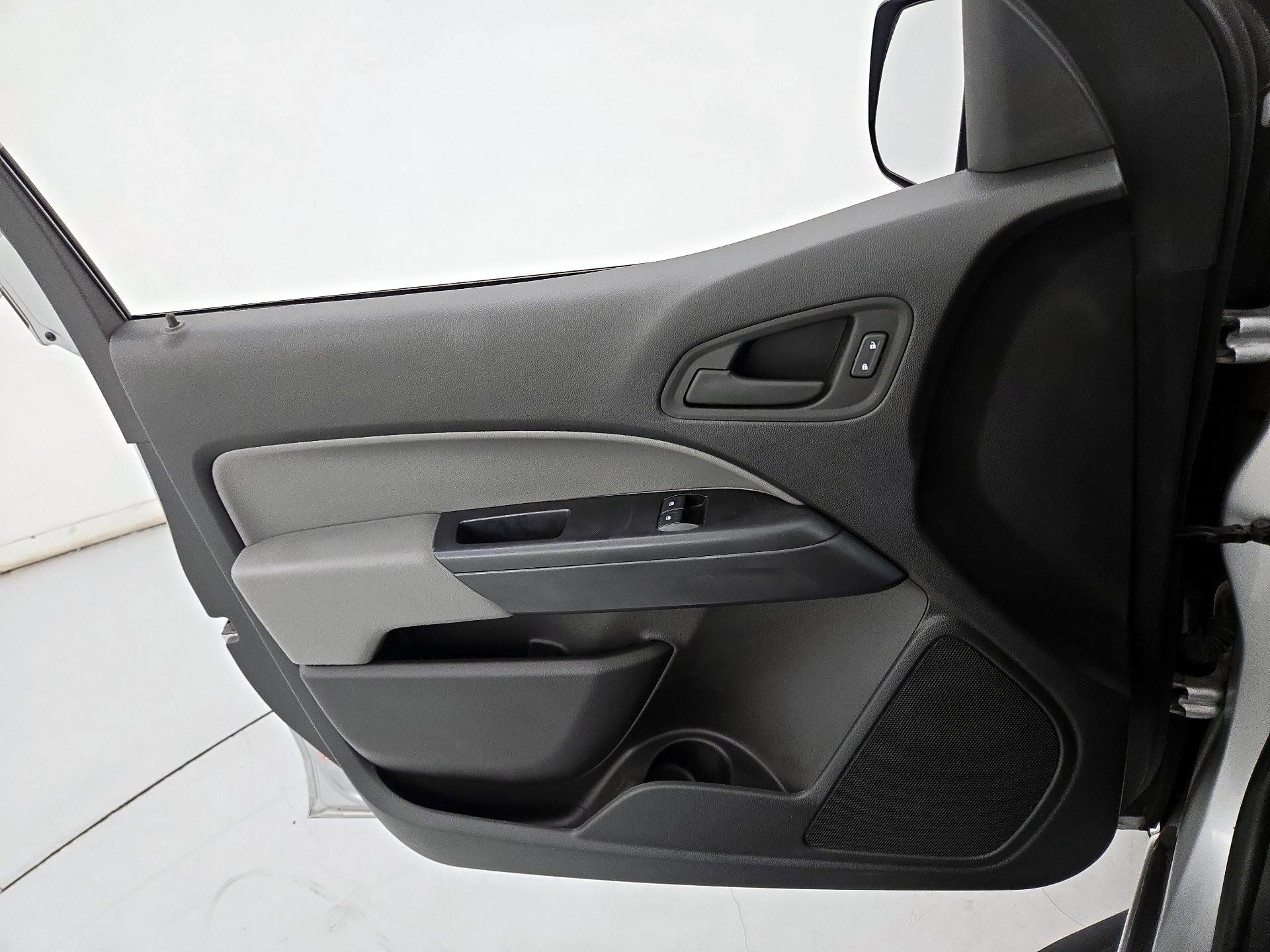 Thumbnail: 2015 Chevrolet Colorado - 12