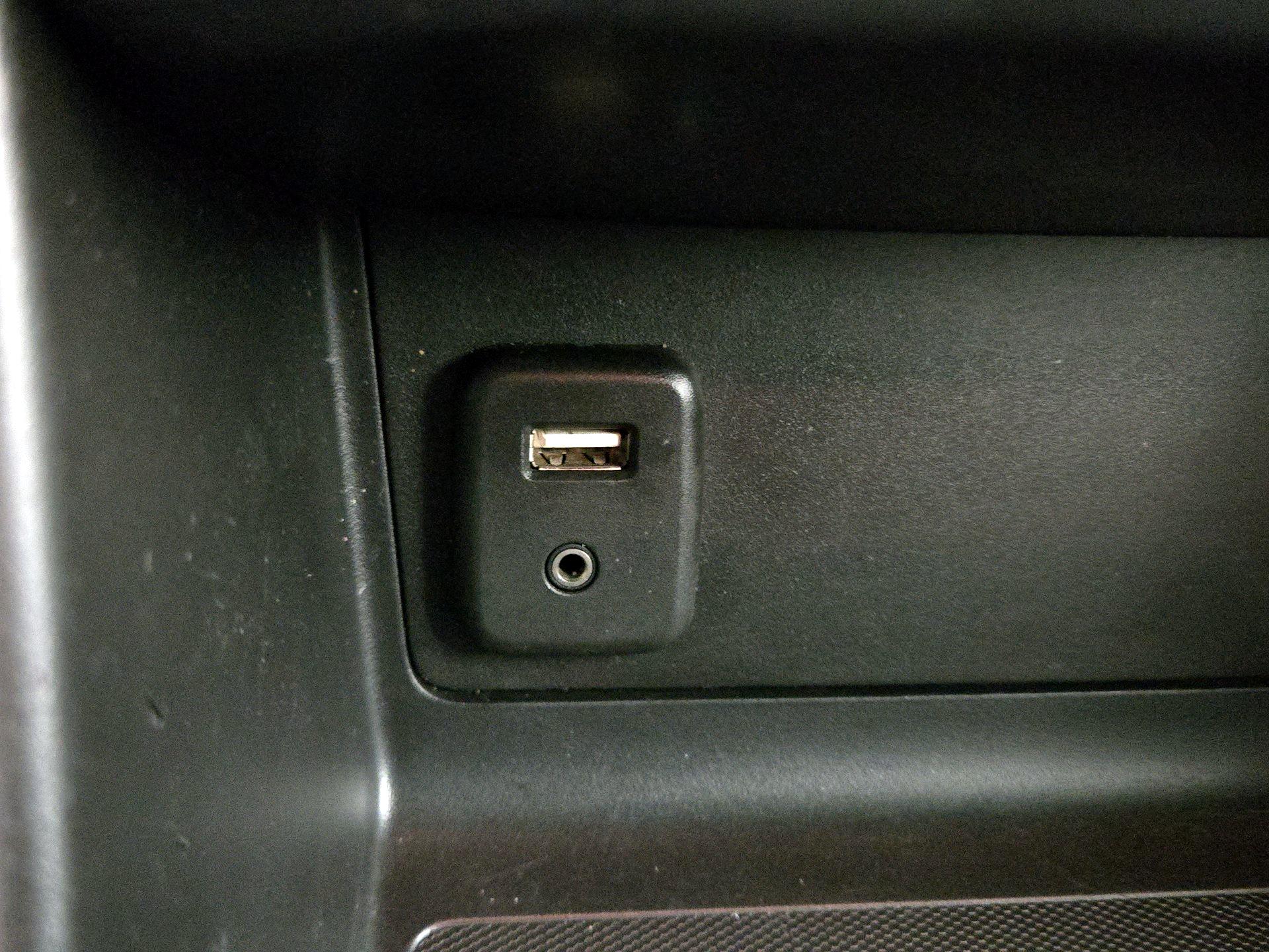 Thumbnail: 2015 Chevrolet Colorado - 18