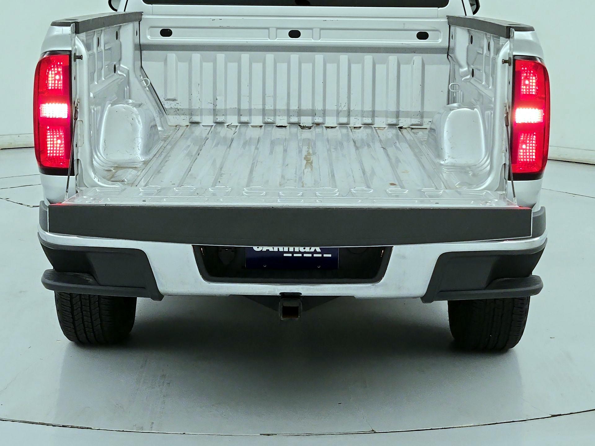 Thumbnail: 2015 Chevrolet Colorado - 20
