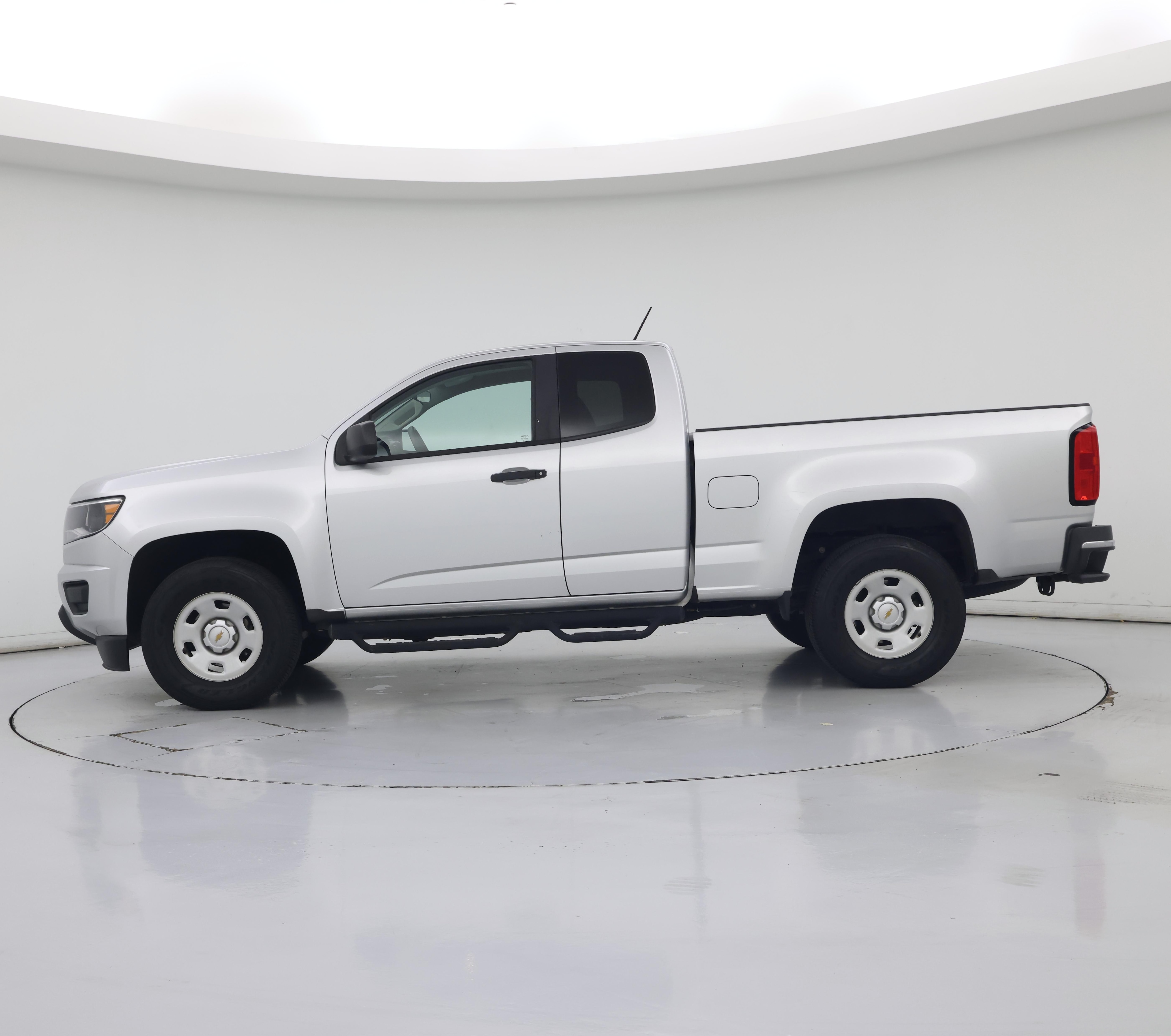 Thumbnail: 2015 Chevrolet Colorado - 3