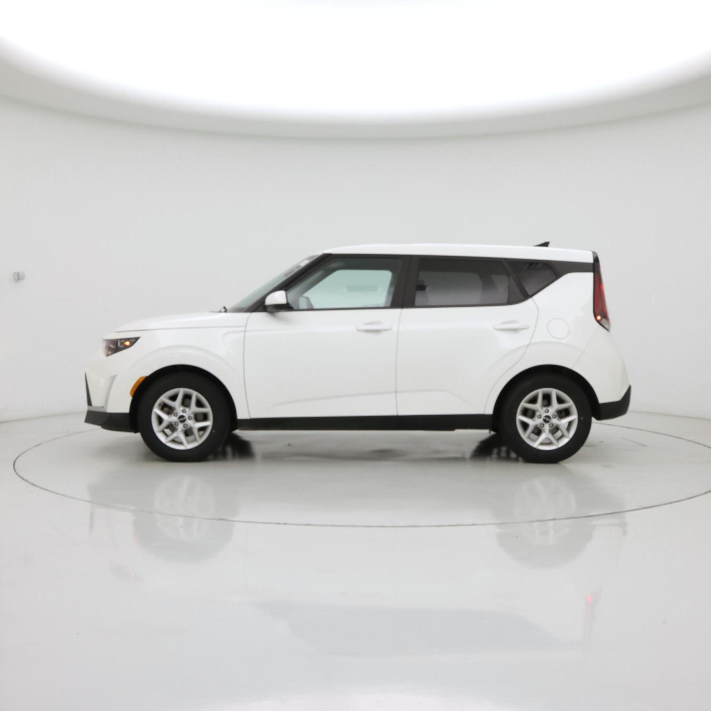 Thumbnail: 2023 Kia Soul - 3