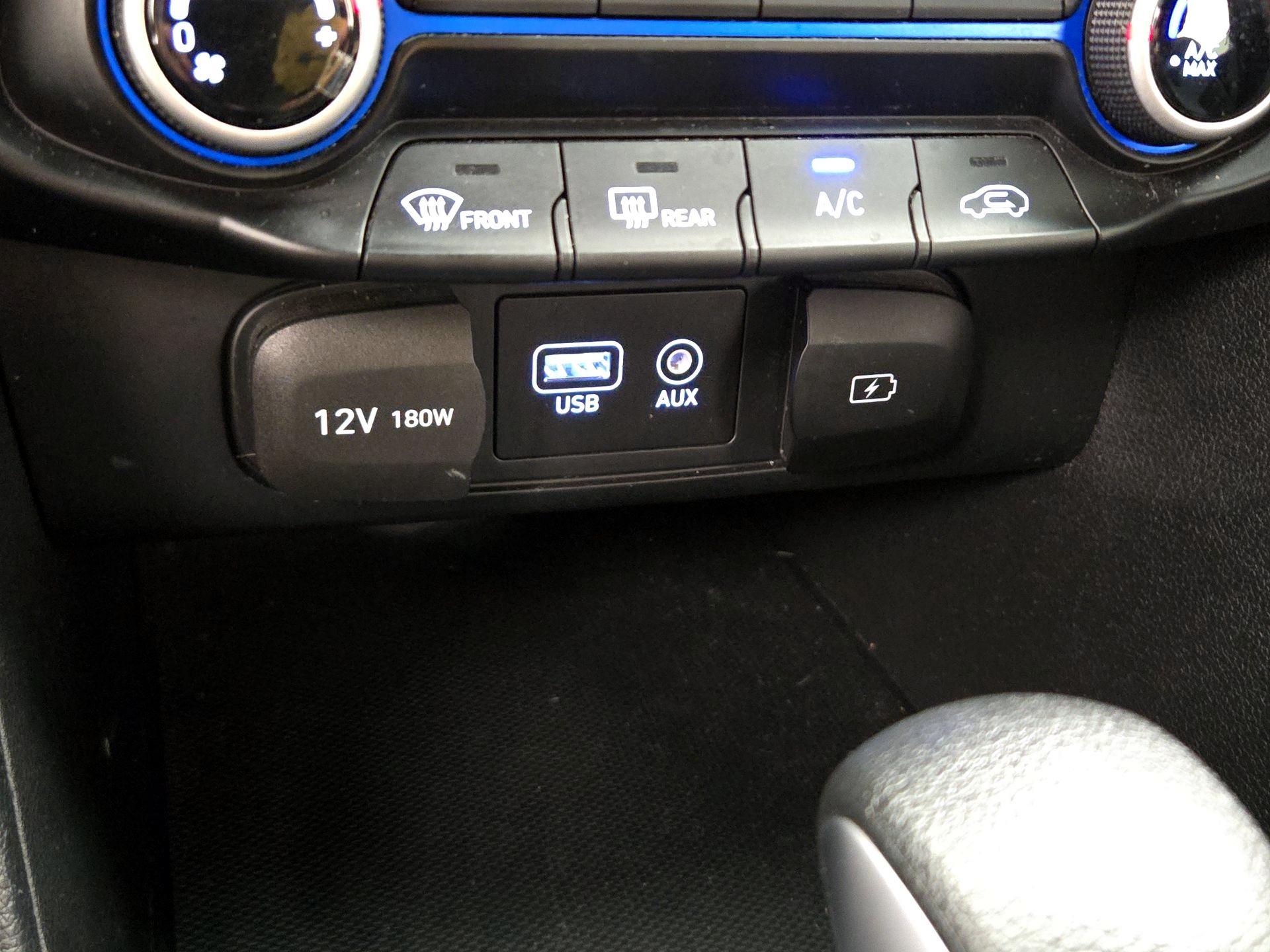 Thumbnail: 2020 Hyundai Veloster - 18