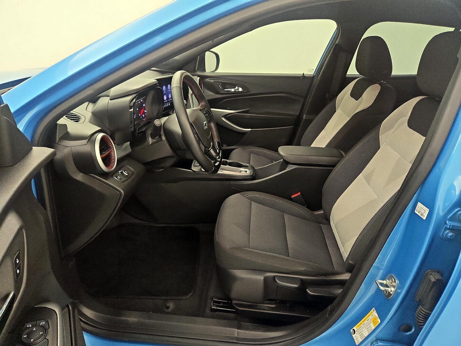 Thumbnail: 2025 Chevrolet Trax - 11