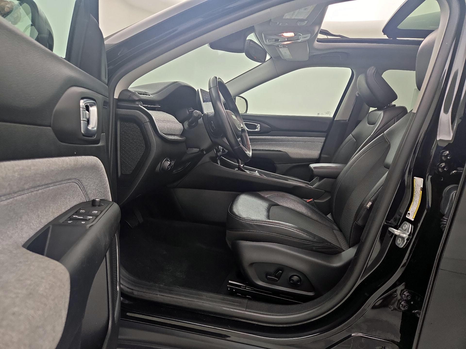 Thumbnail: 2022 Jeep Compass - 11