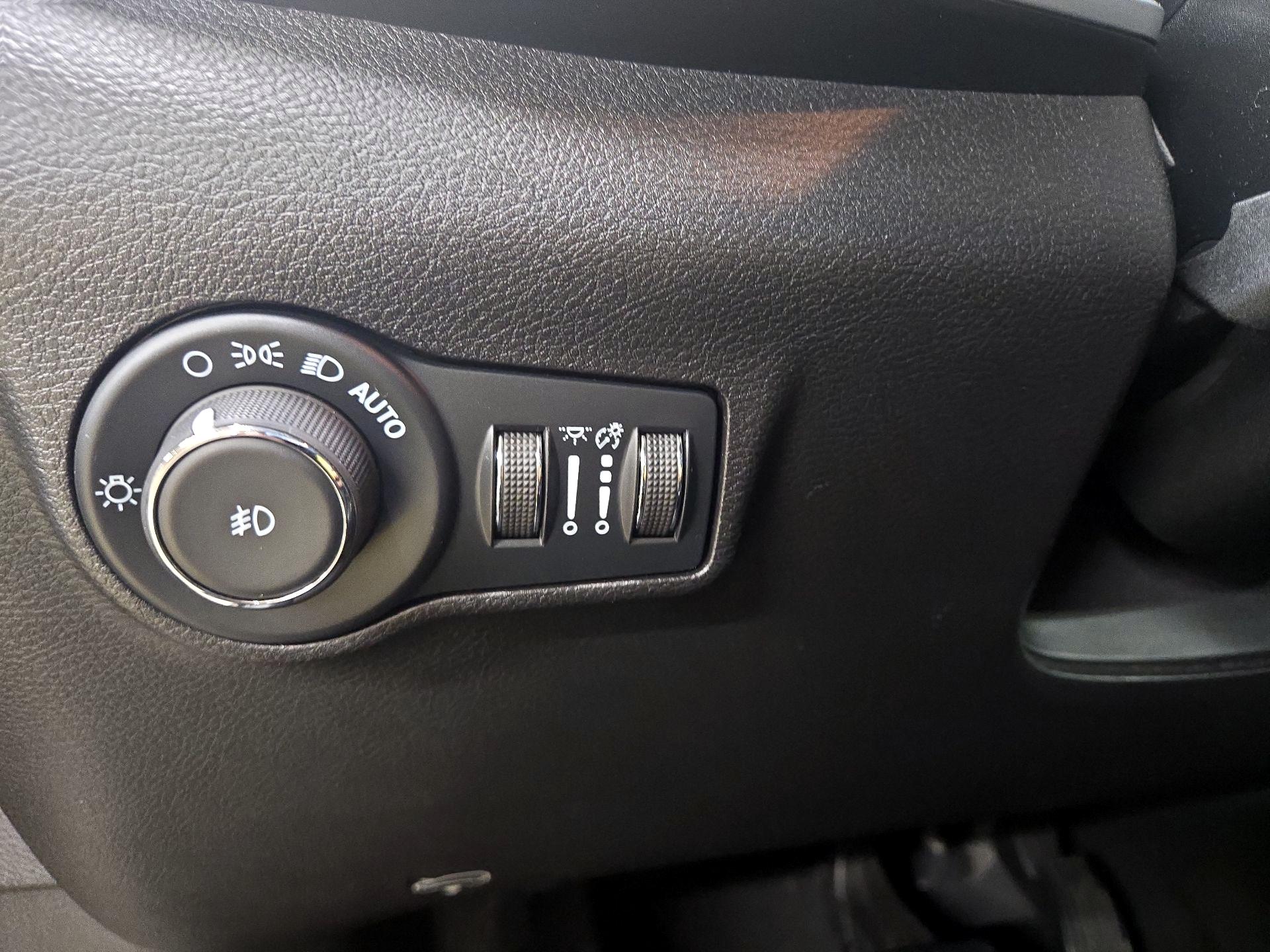 Thumbnail: 2022 Jeep Compass - 13