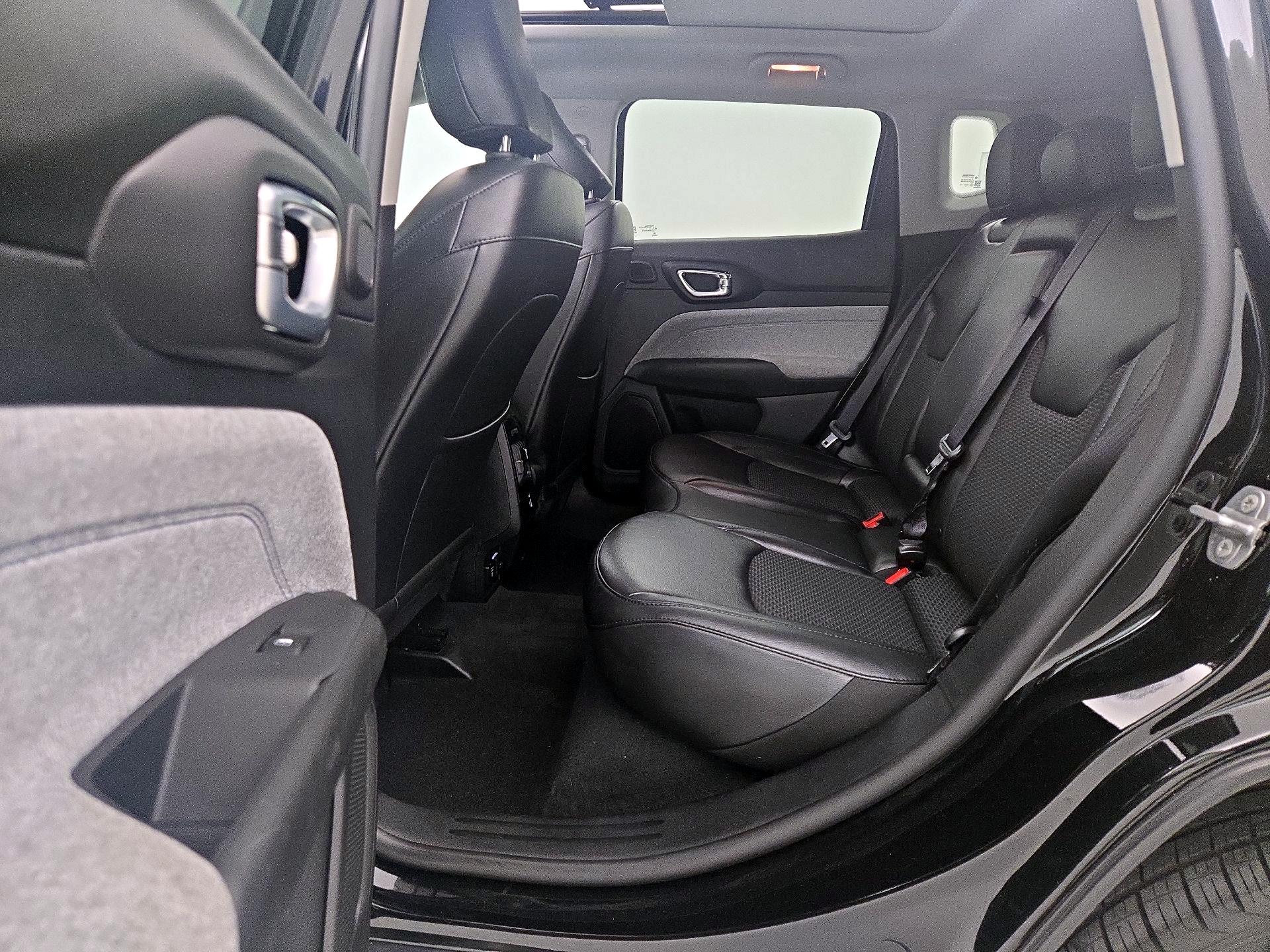 Thumbnail: 2022 Jeep Compass - 20