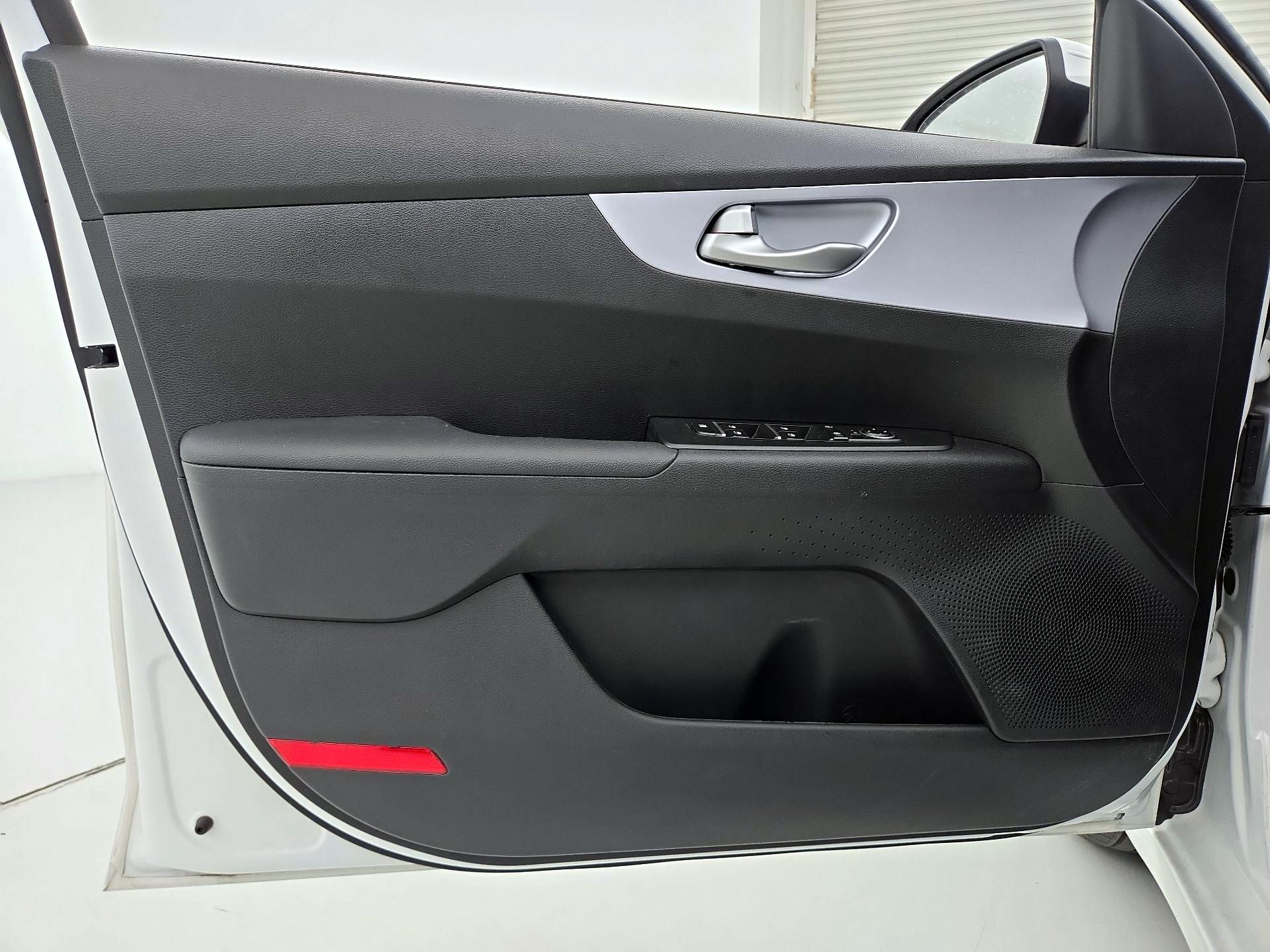 Thumbnail: 2024 Kia Forte - 12