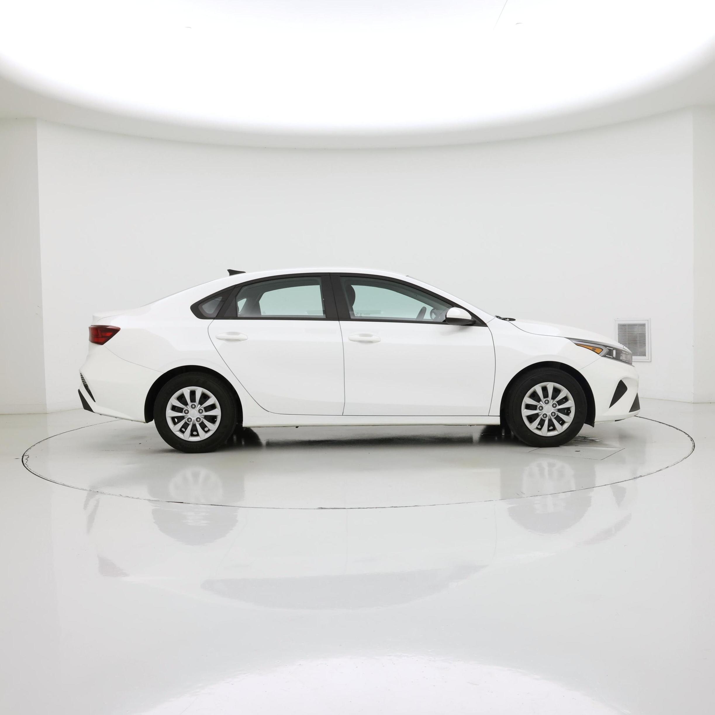 Thumbnail: 2024 Kia Forte - 7