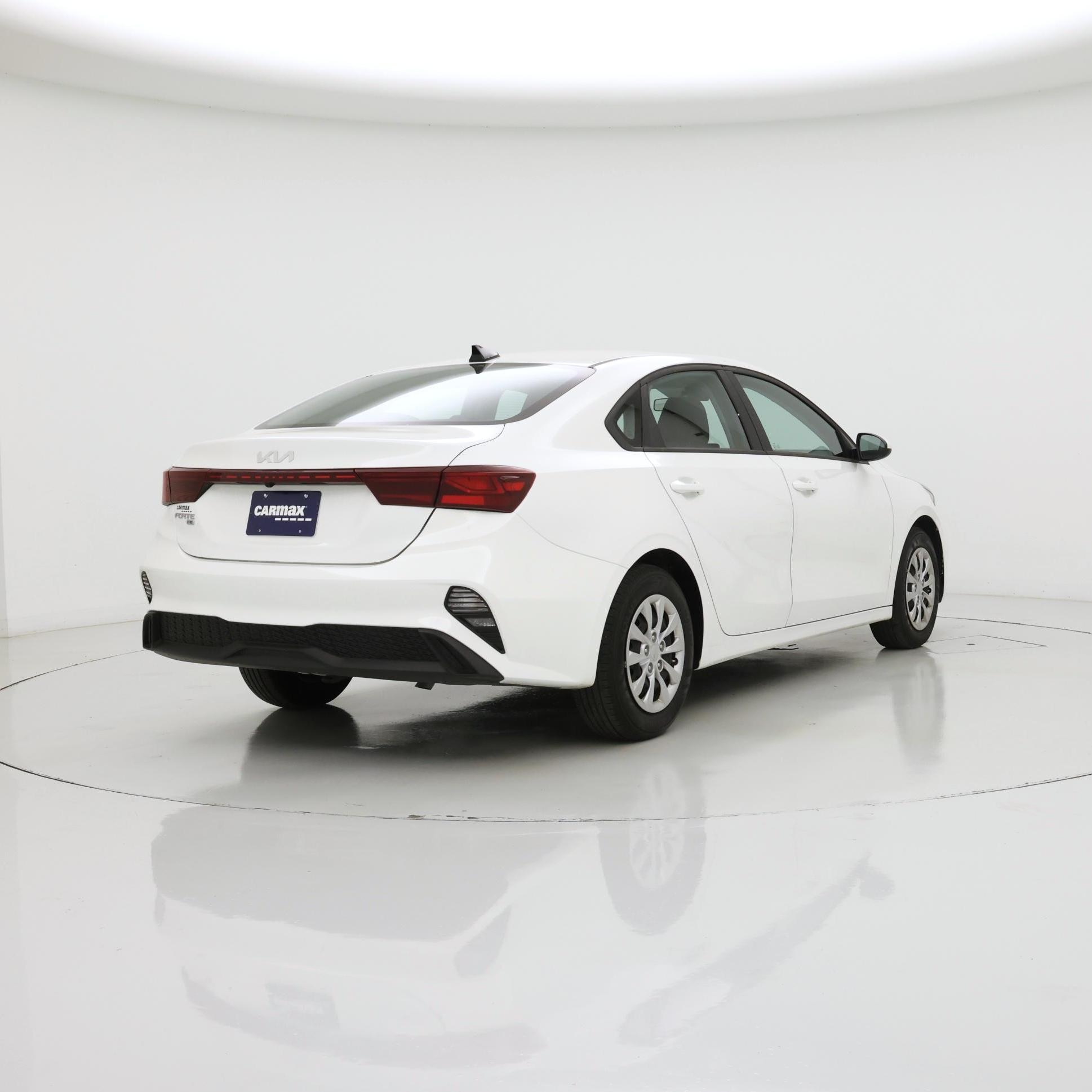 Thumbnail: 2024 Kia Forte - 8