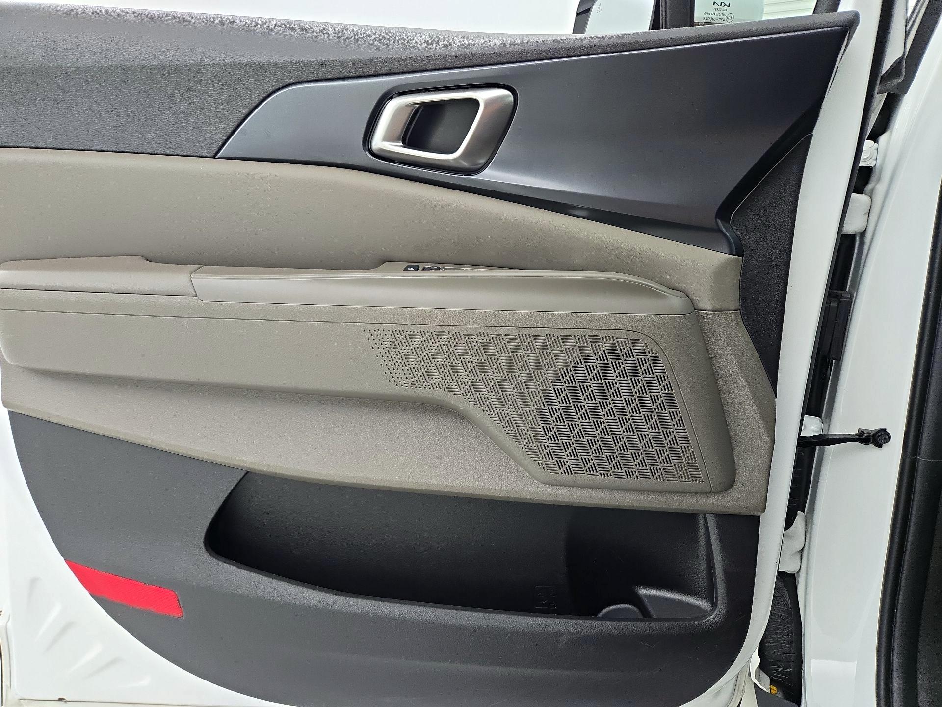 Thumbnail: 2025 Kia Carnival - 12