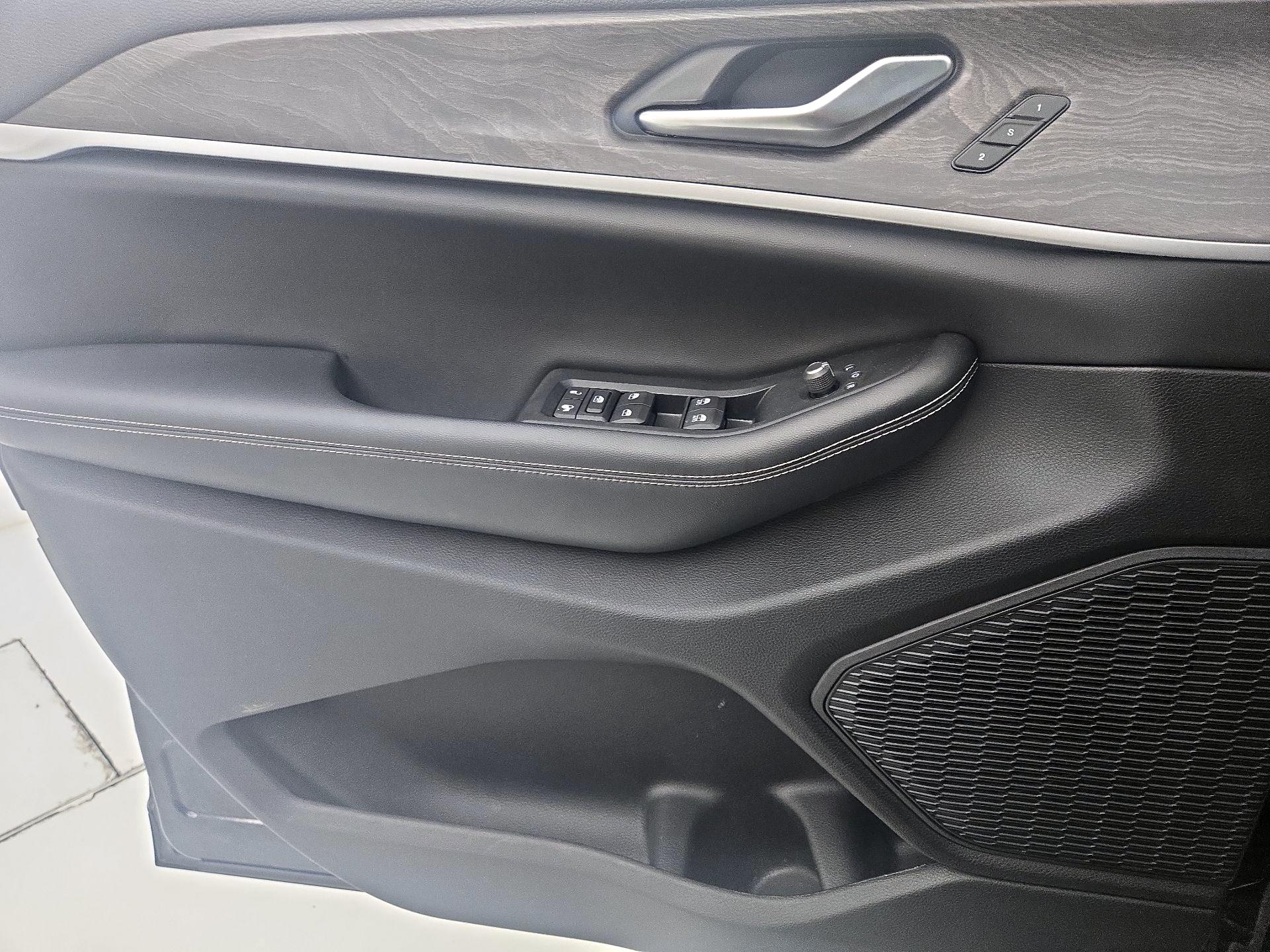 Thumbnail: 2023 Jeep Grand Cherokee - 12