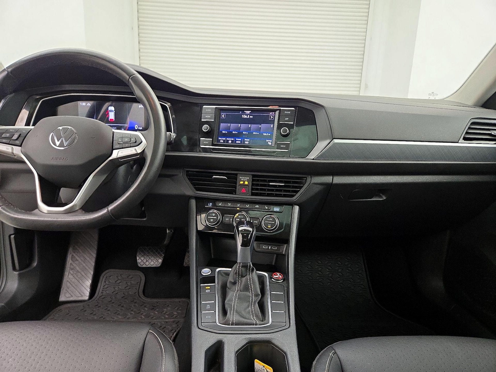2024 Volkswagen Jetta SE - Photo 10