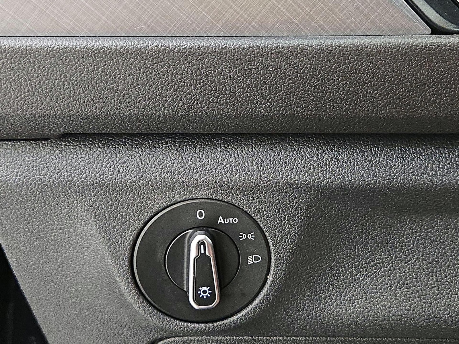 2024 Volkswagen Jetta SE - Photo 14