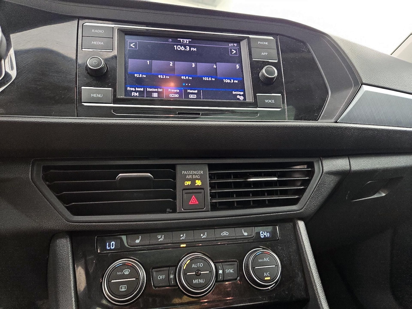 2024 Volkswagen Jetta SE - Photo 17