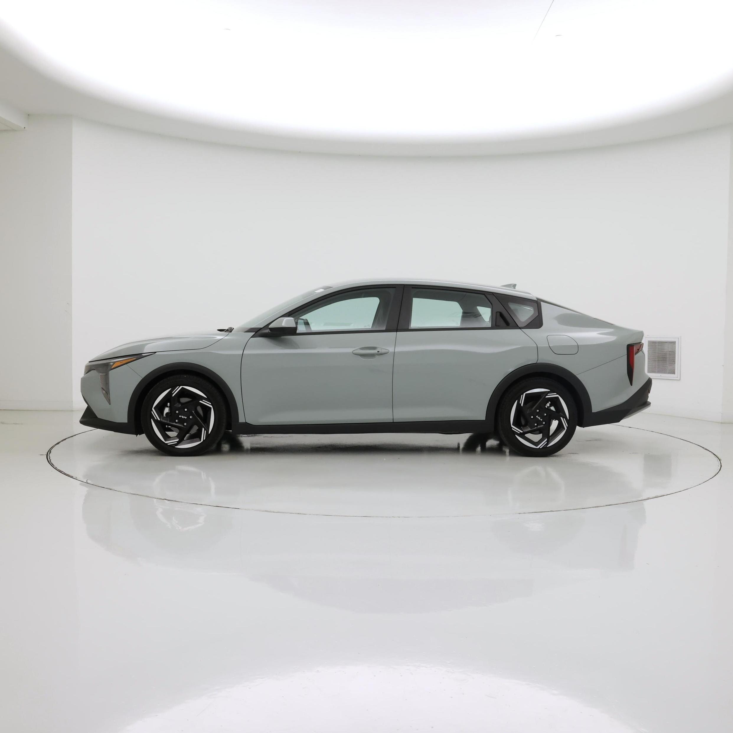 Thumbnail: 2026 Kia K4 - 3