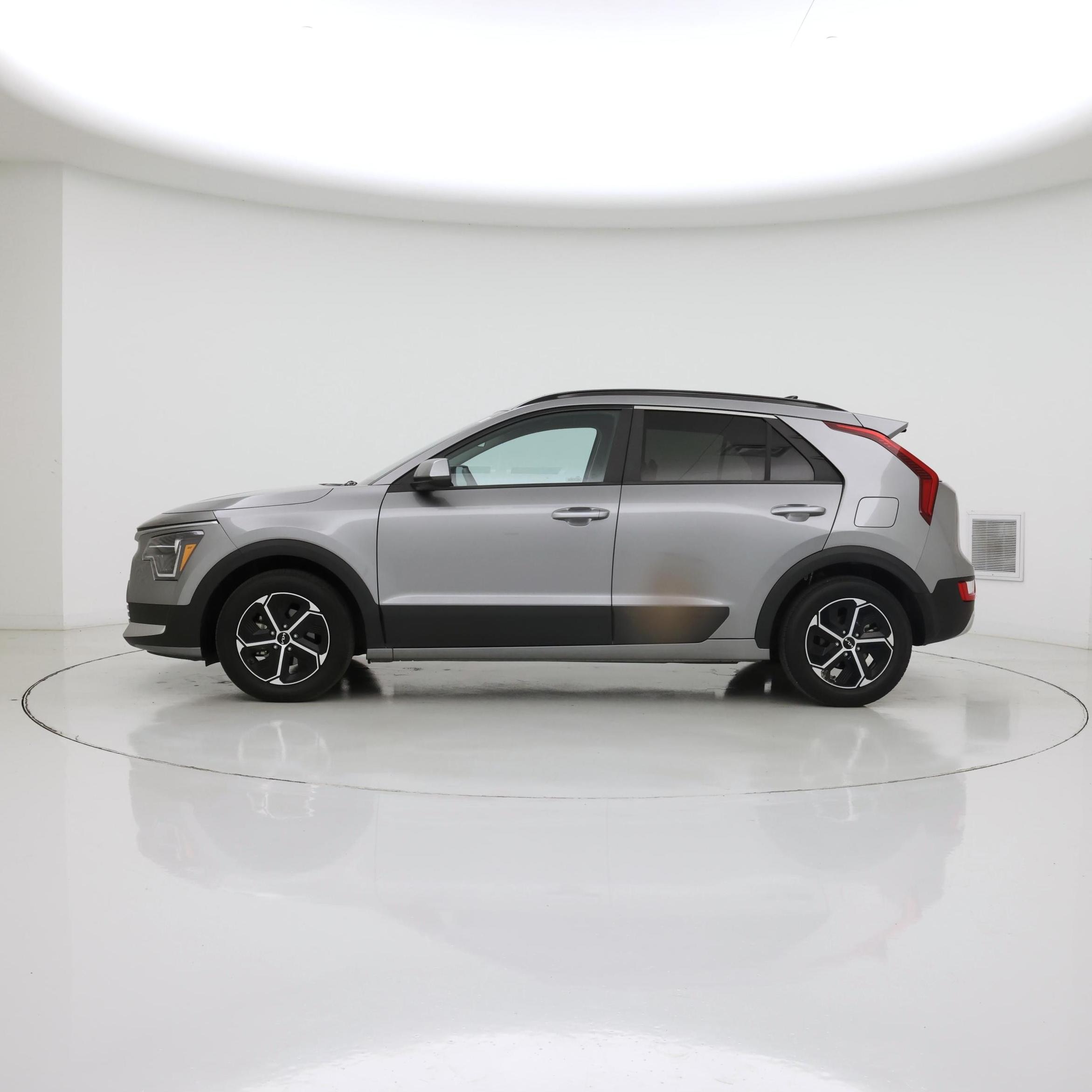 Thumbnail: 2025 Kia Niro - 3