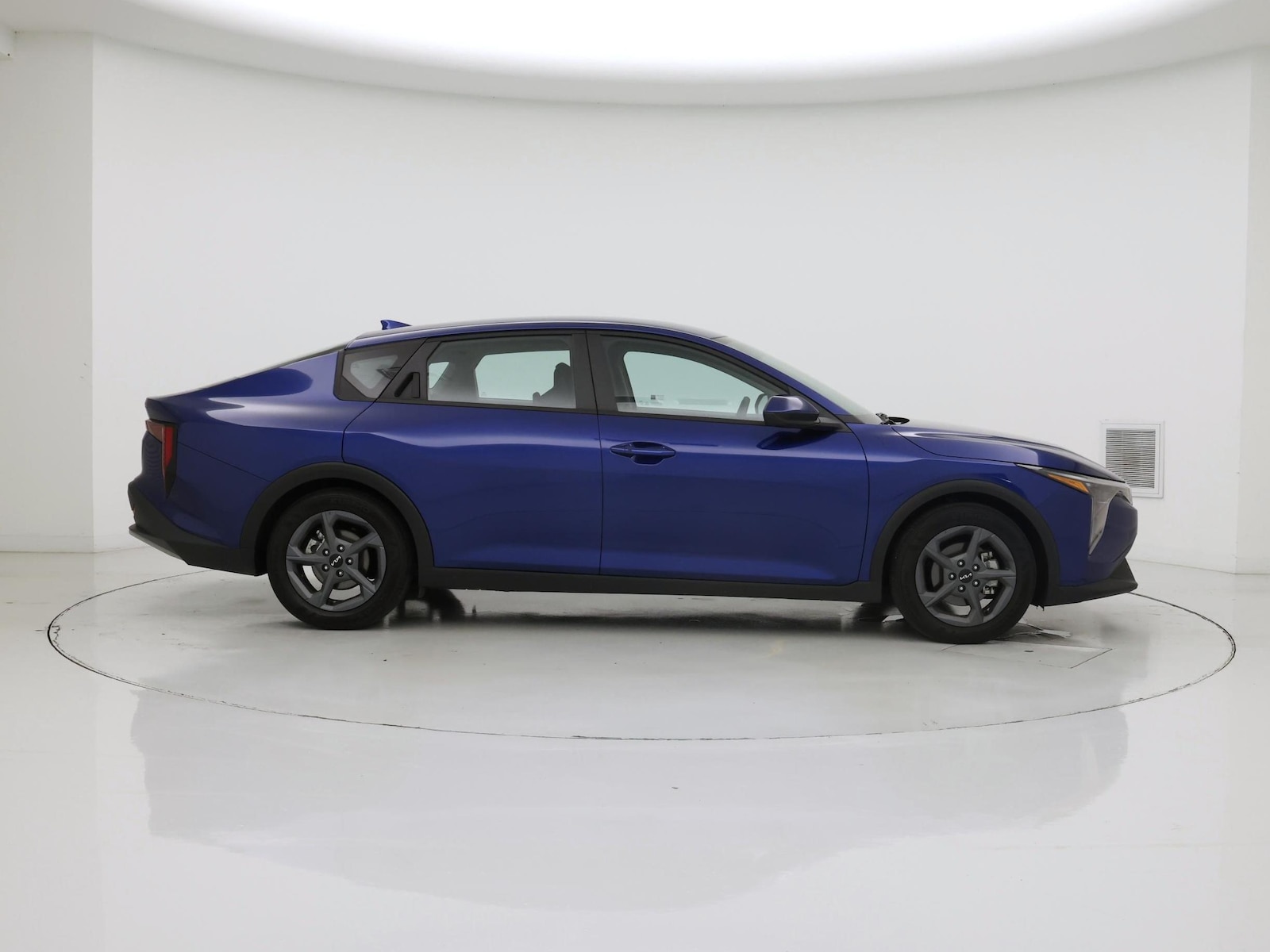 2025 Kia K4 LXS - Photo 8