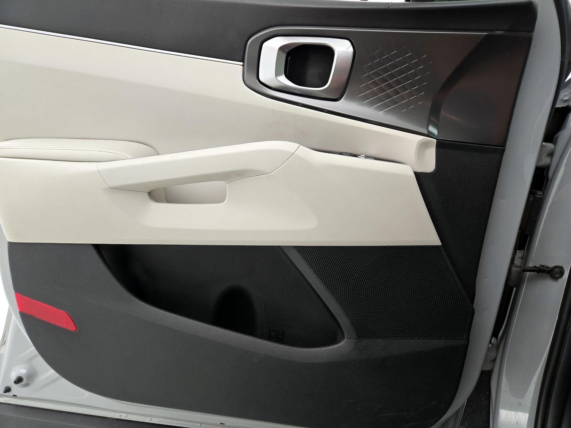 Thumbnail: 2025 Kia Sorento - 12