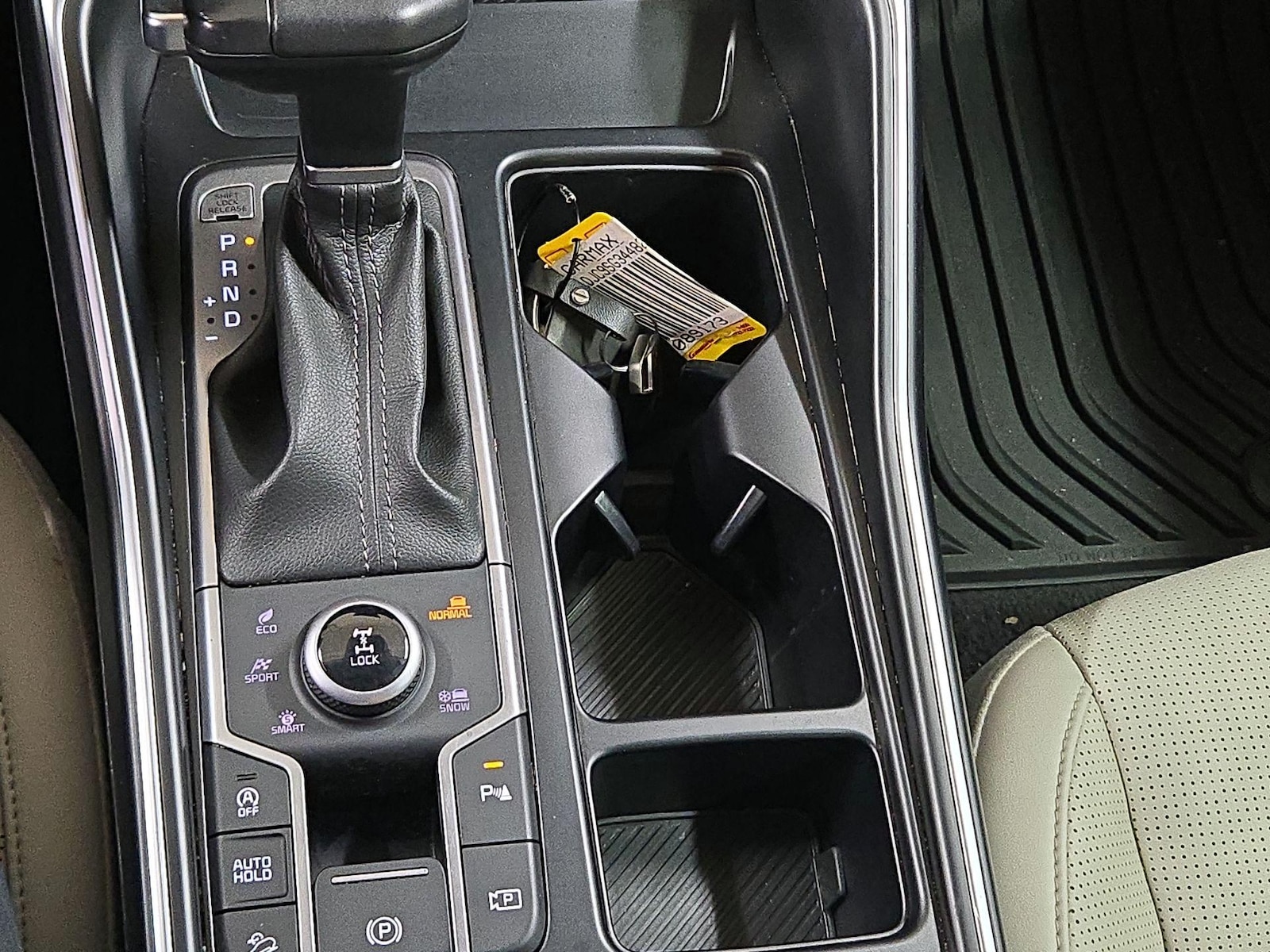 2025 Kia Sorento S - Photo 19