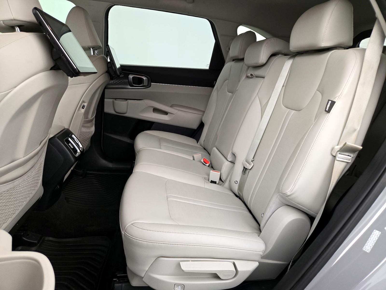 2025 Kia Sorento S - Photo 21