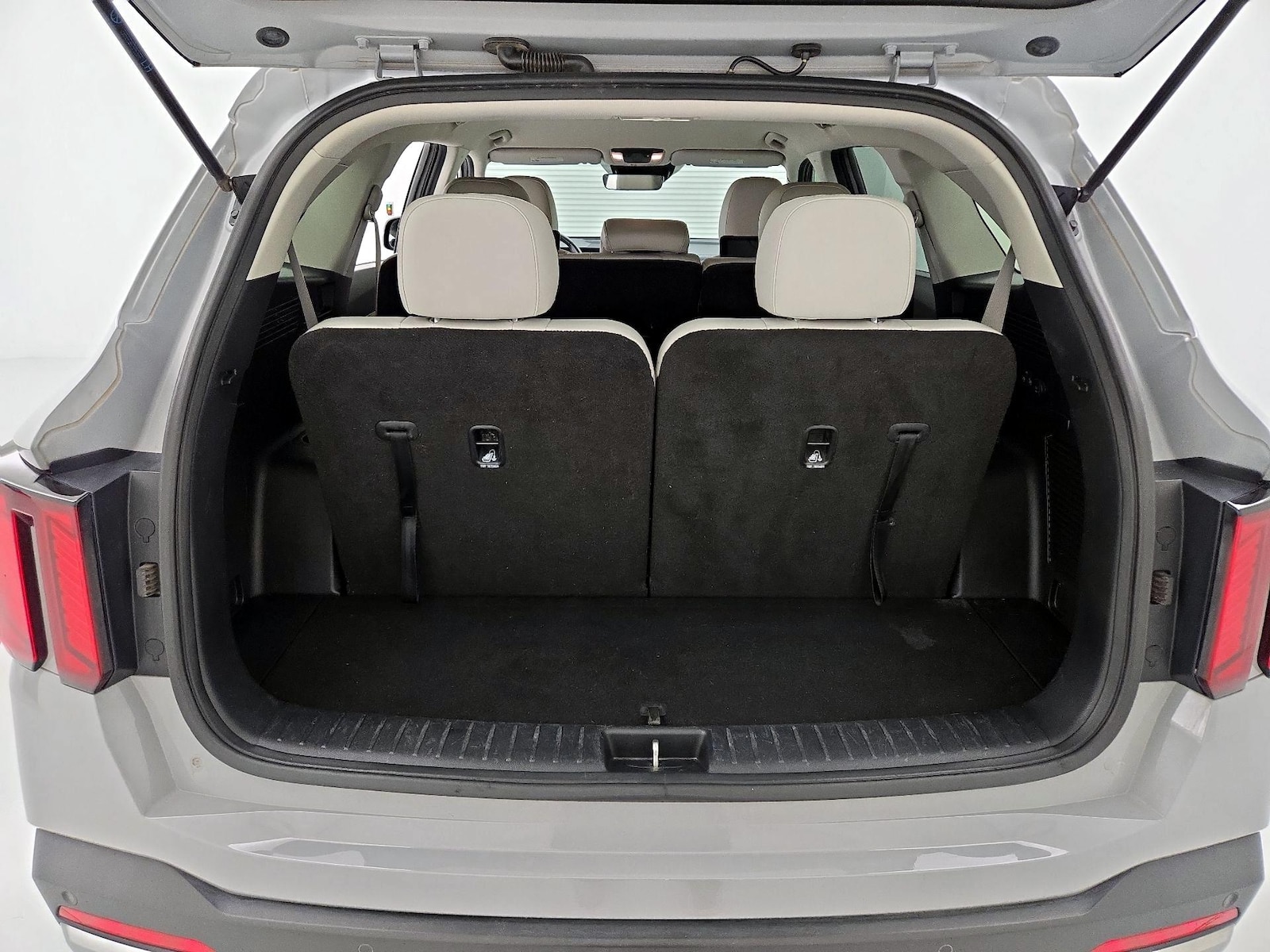 2025 Kia Sorento S - Photo 23