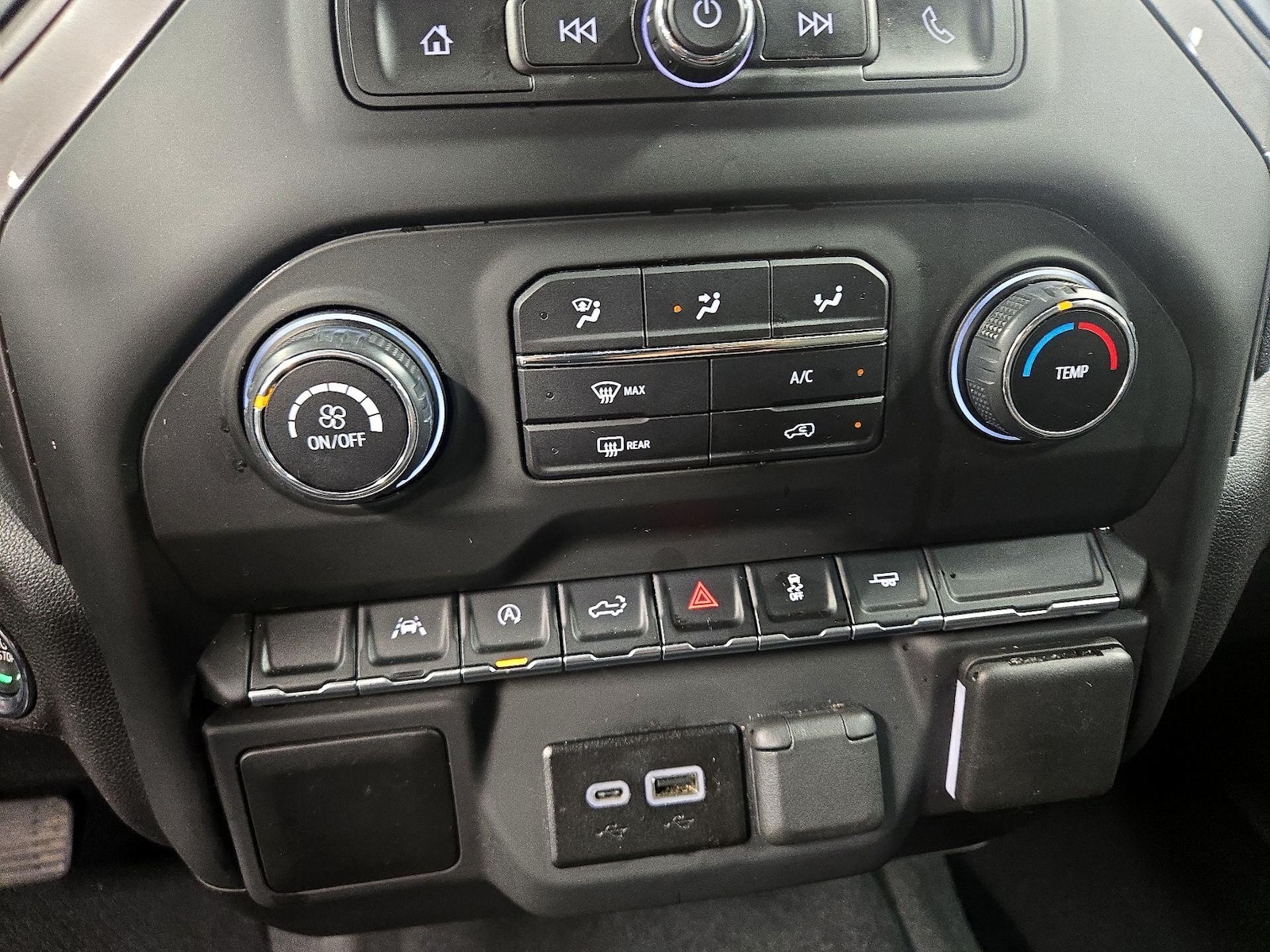 2025 Chevrolet Silverado 1500 Custom - Photo 17