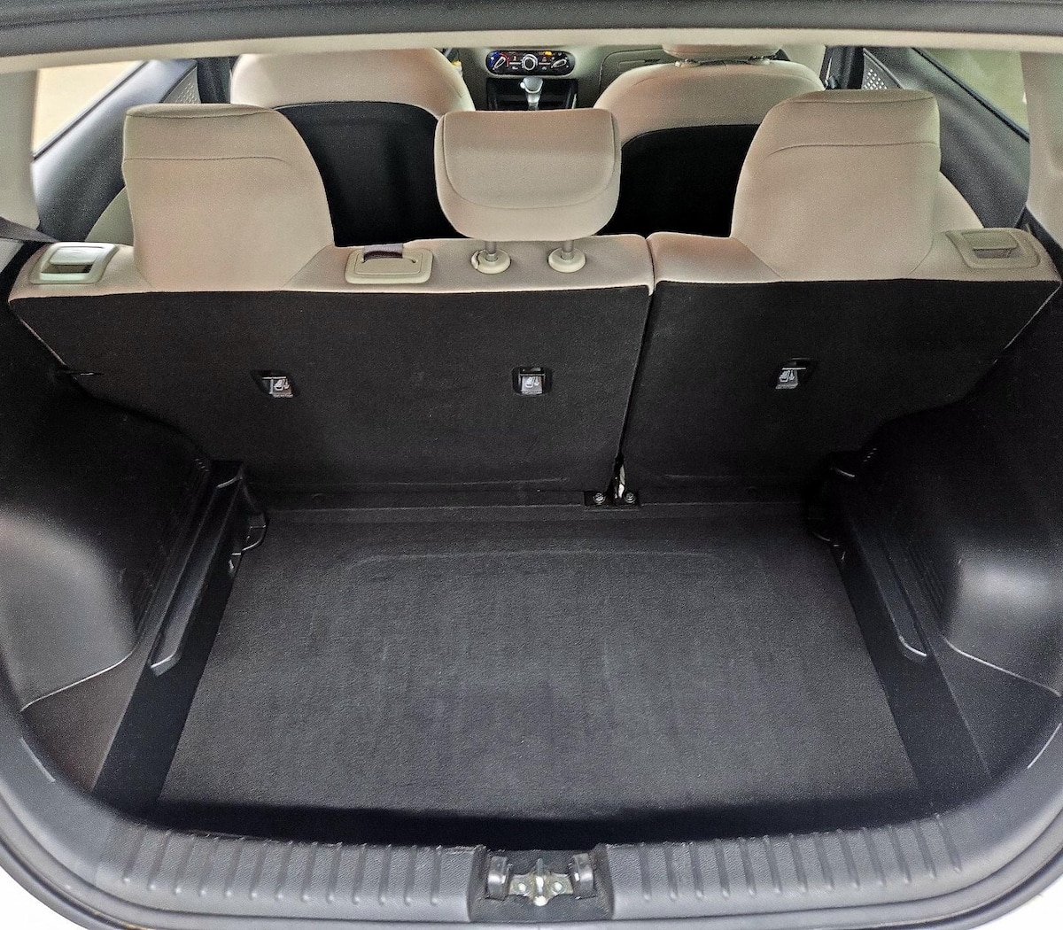Trunk/Cargo (Seats Up)