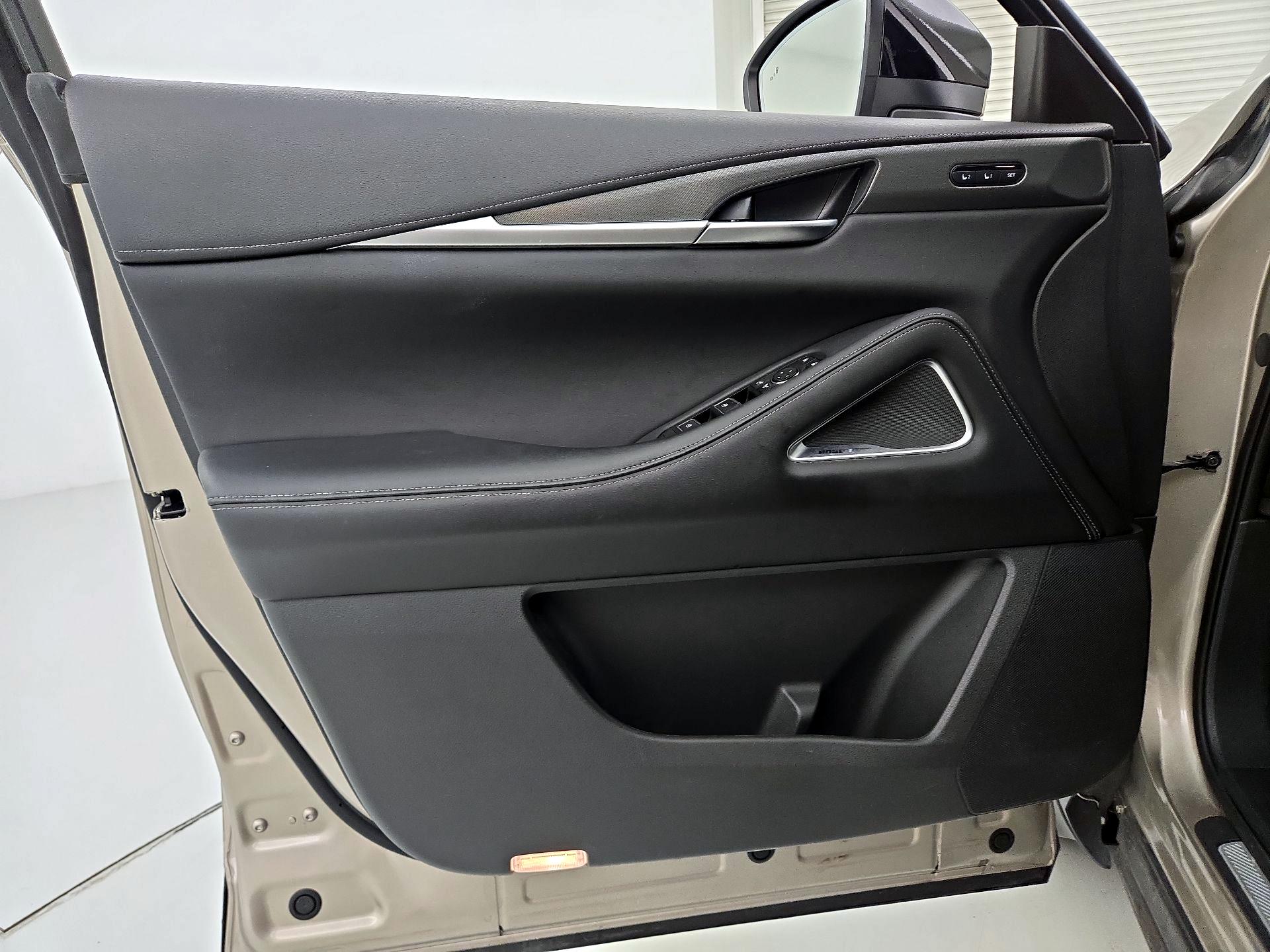 Thumbnail: 2023 INFINITI QX60 - 12