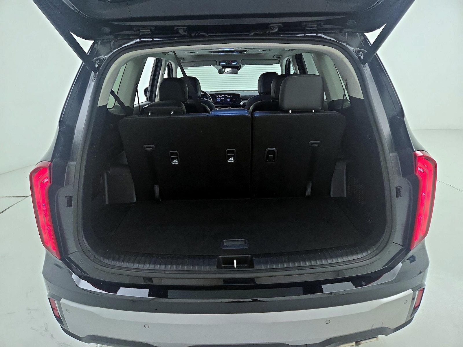 2025 Kia Telluride S - Photo 23