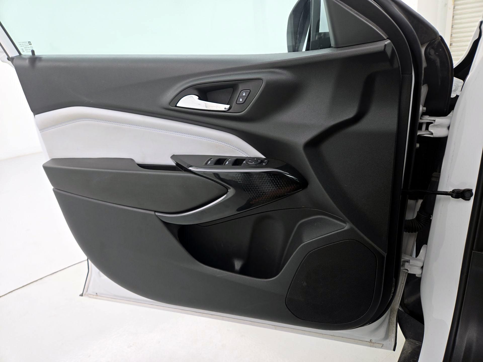 Thumbnail: 2025 Chevrolet Trax - 12