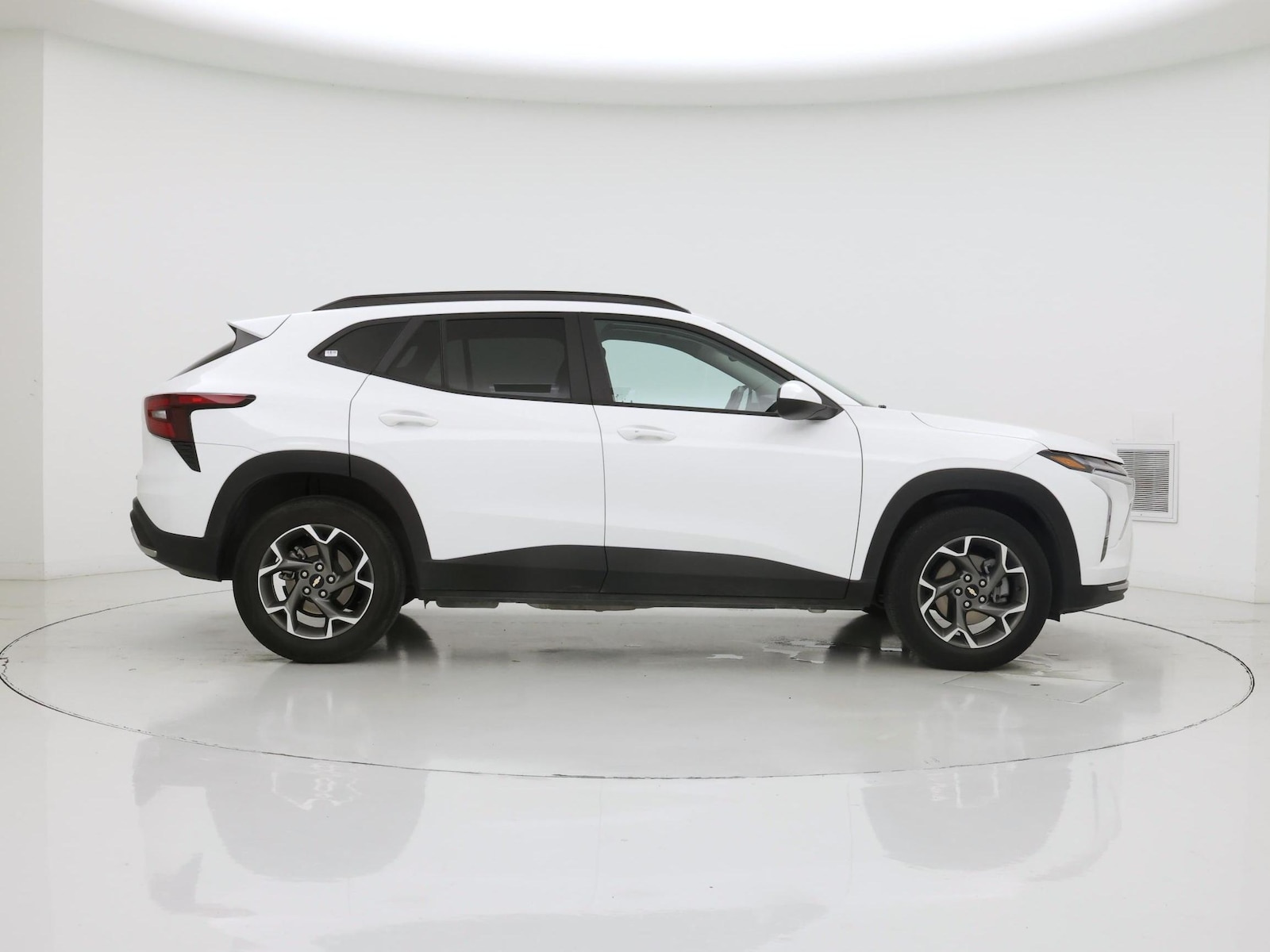 2025 Chevrolet Trax LT - Photo 8