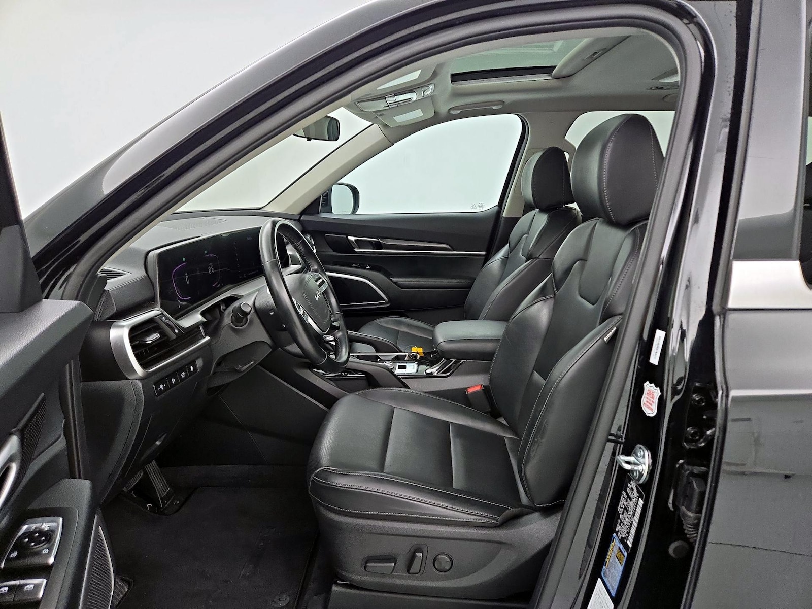 2025 Kia Telluride S - Photo 12