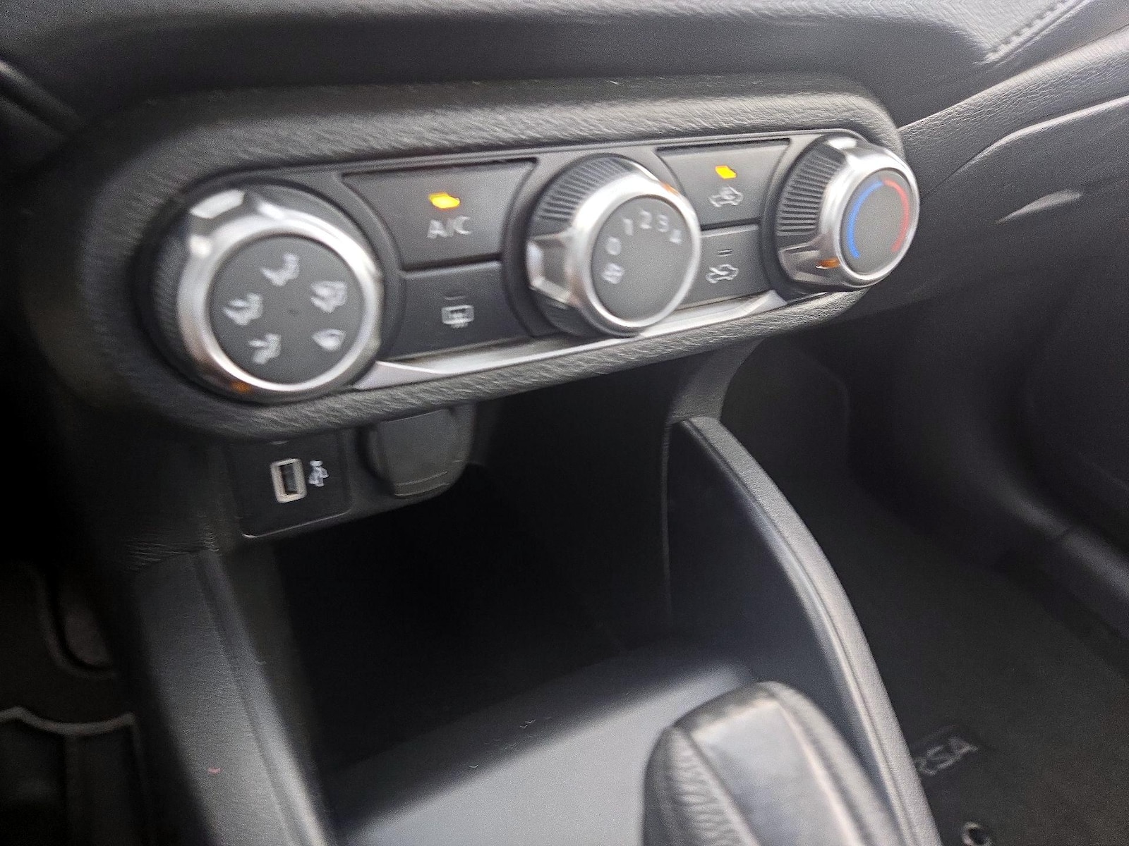2024 Nissan Versa Sedan S - Photo 17