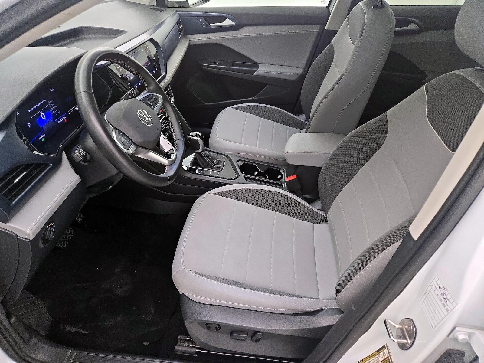 2024 Volkswagen Taos SE - Photo 12