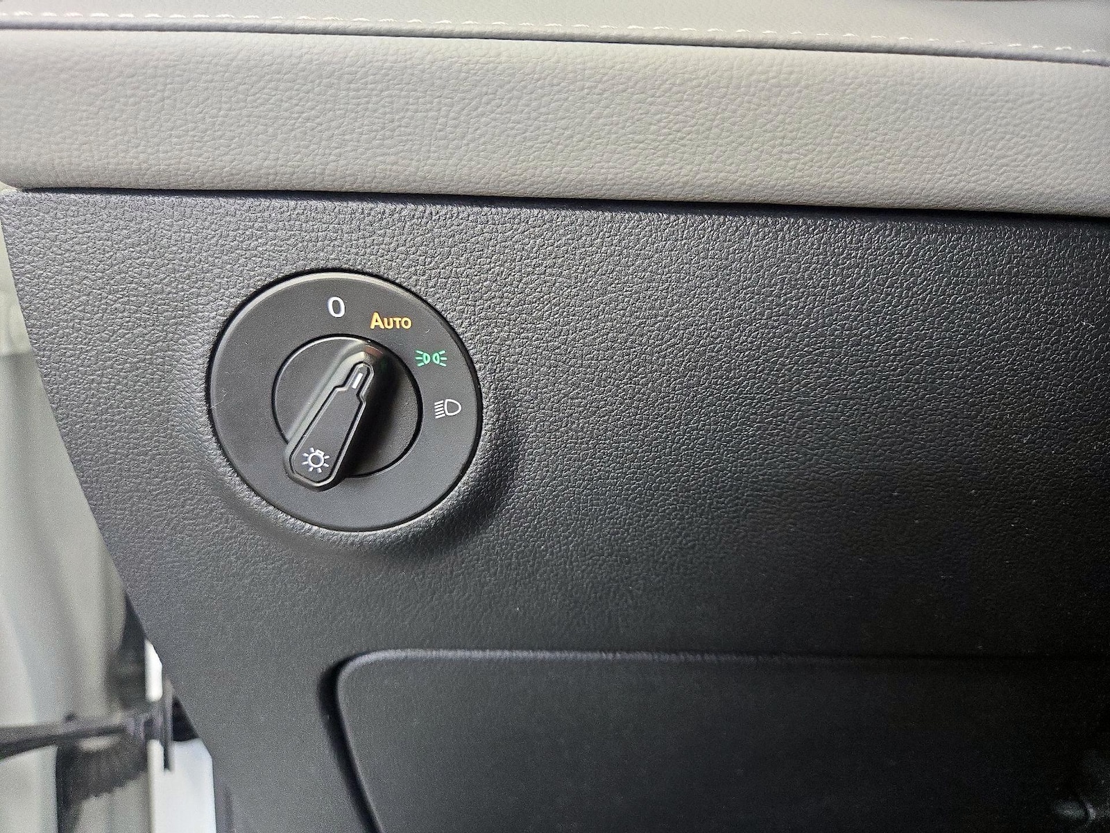 2024 Volkswagen Taos SE - Photo 14