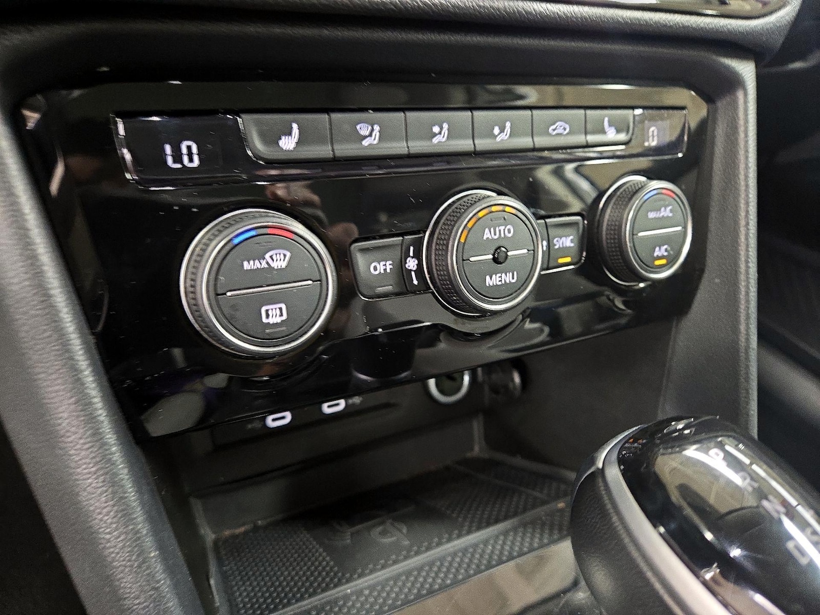 2024 Volkswagen Taos SE - Photo 16