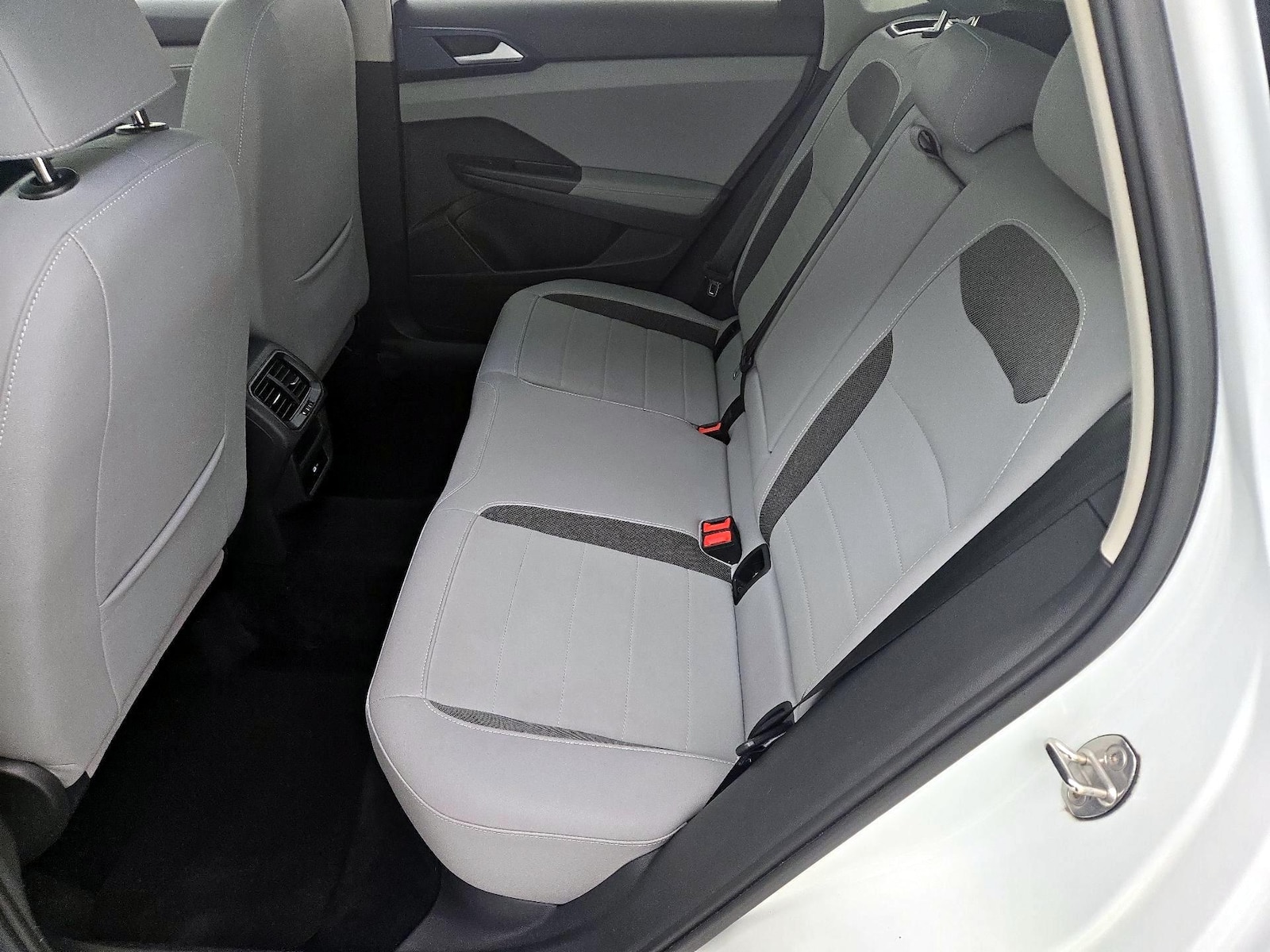 2024 Volkswagen Taos SE - Photo 20