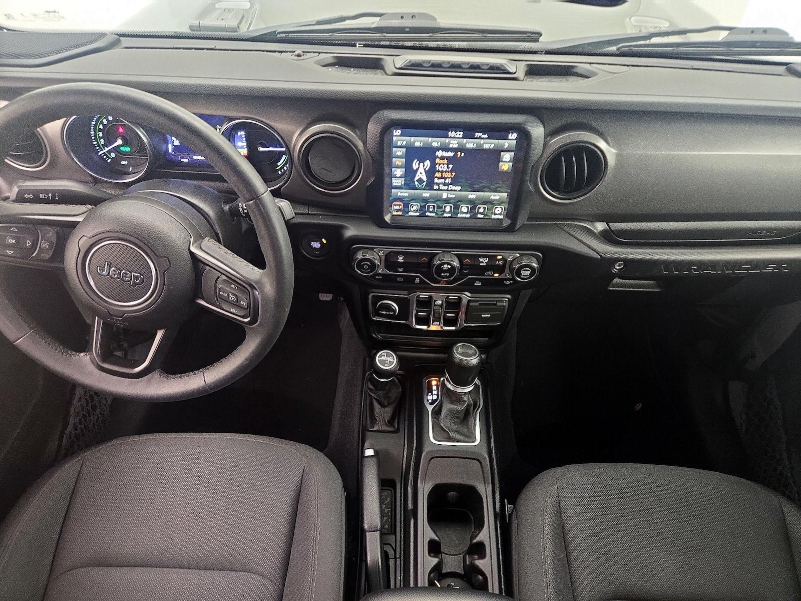 Apple CarPlay® & Android Auto™