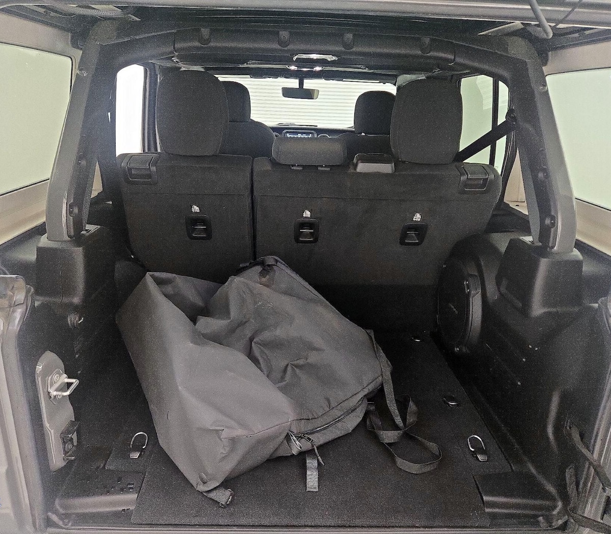 Trunk/Cargo (Seats Up)
