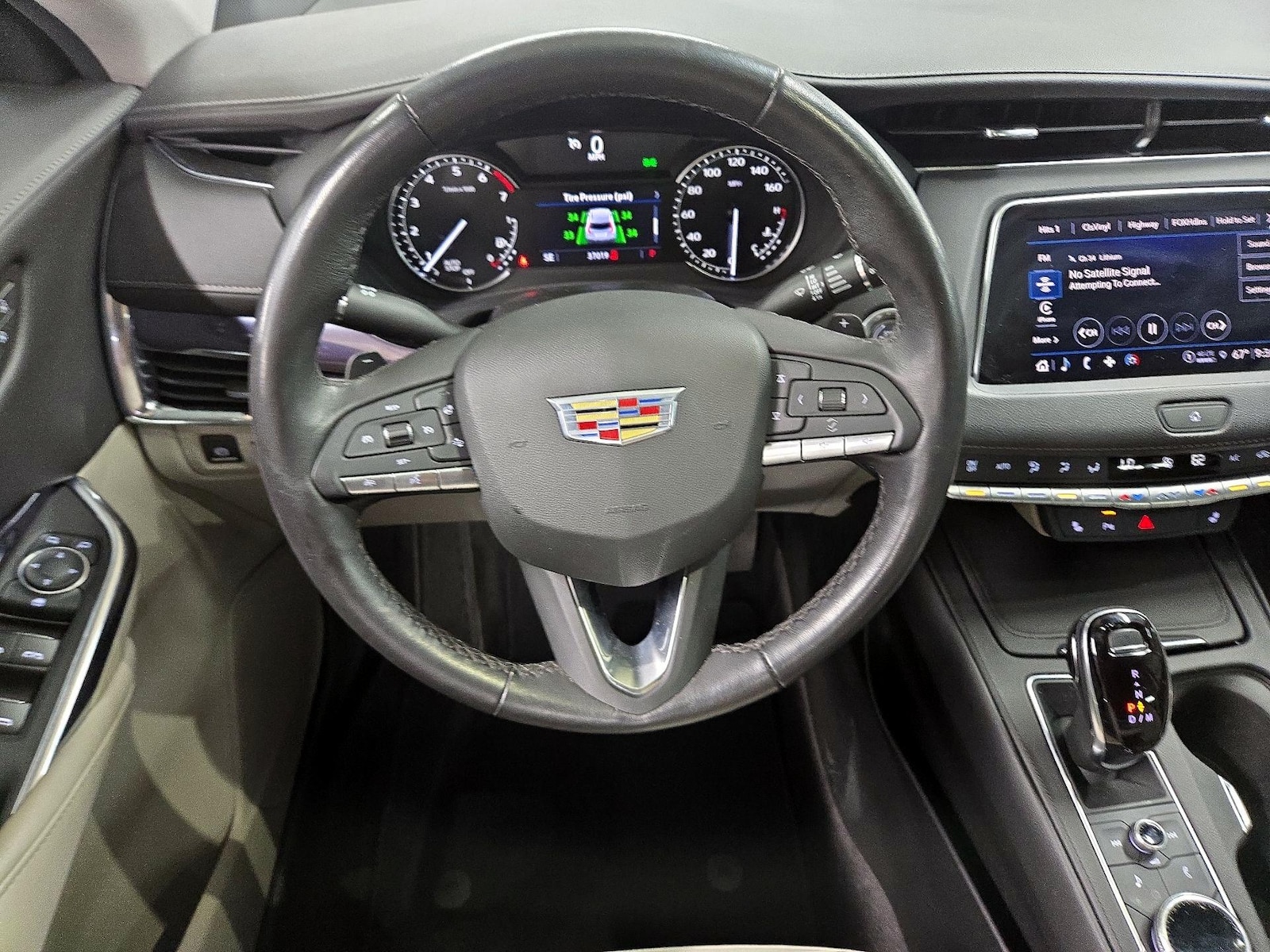 2023 Cadillac XT4 Luxury - Photo 11